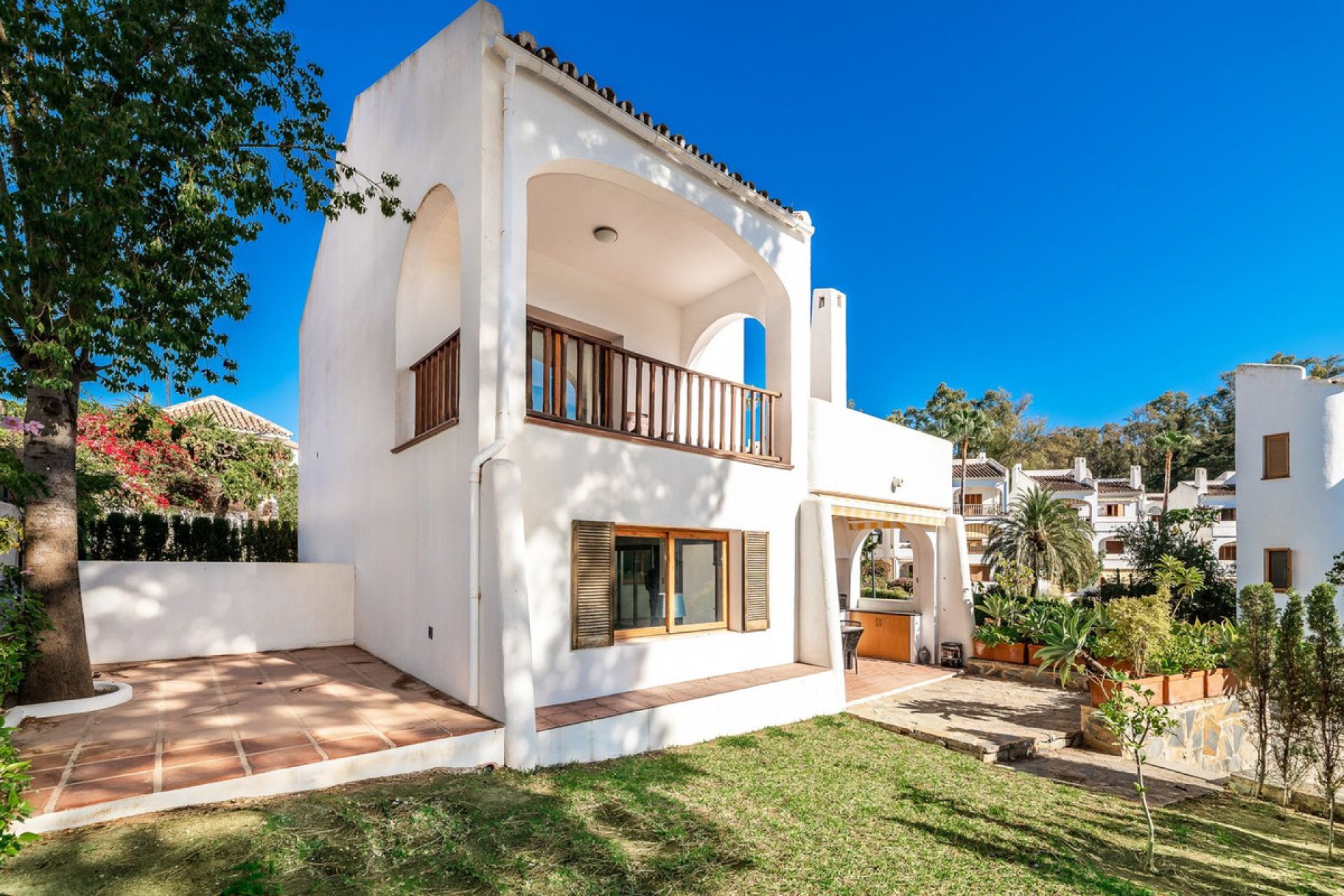 Resale - House - Detached Villa - Marbella - Nueva Andalucia