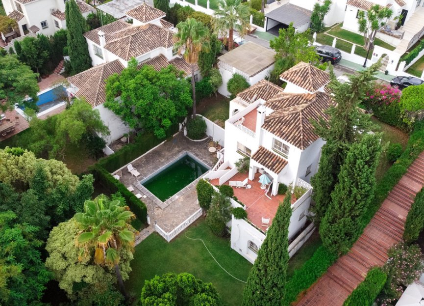 Resale - House - Detached Villa - Marbella - Nueva Andalucia