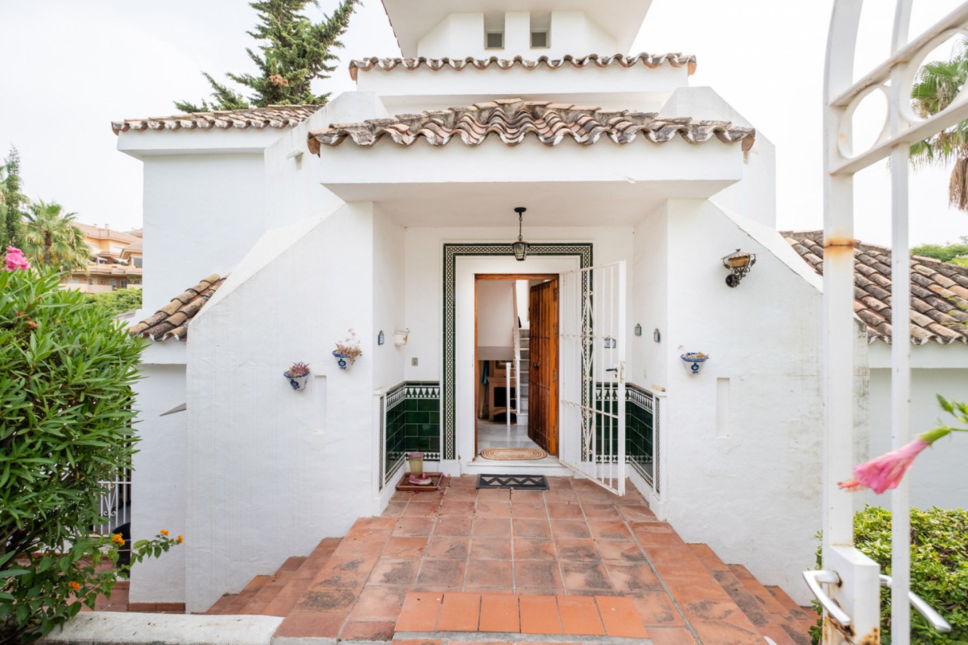 Resale - House - Detached Villa - Marbella - Nueva Andalucia