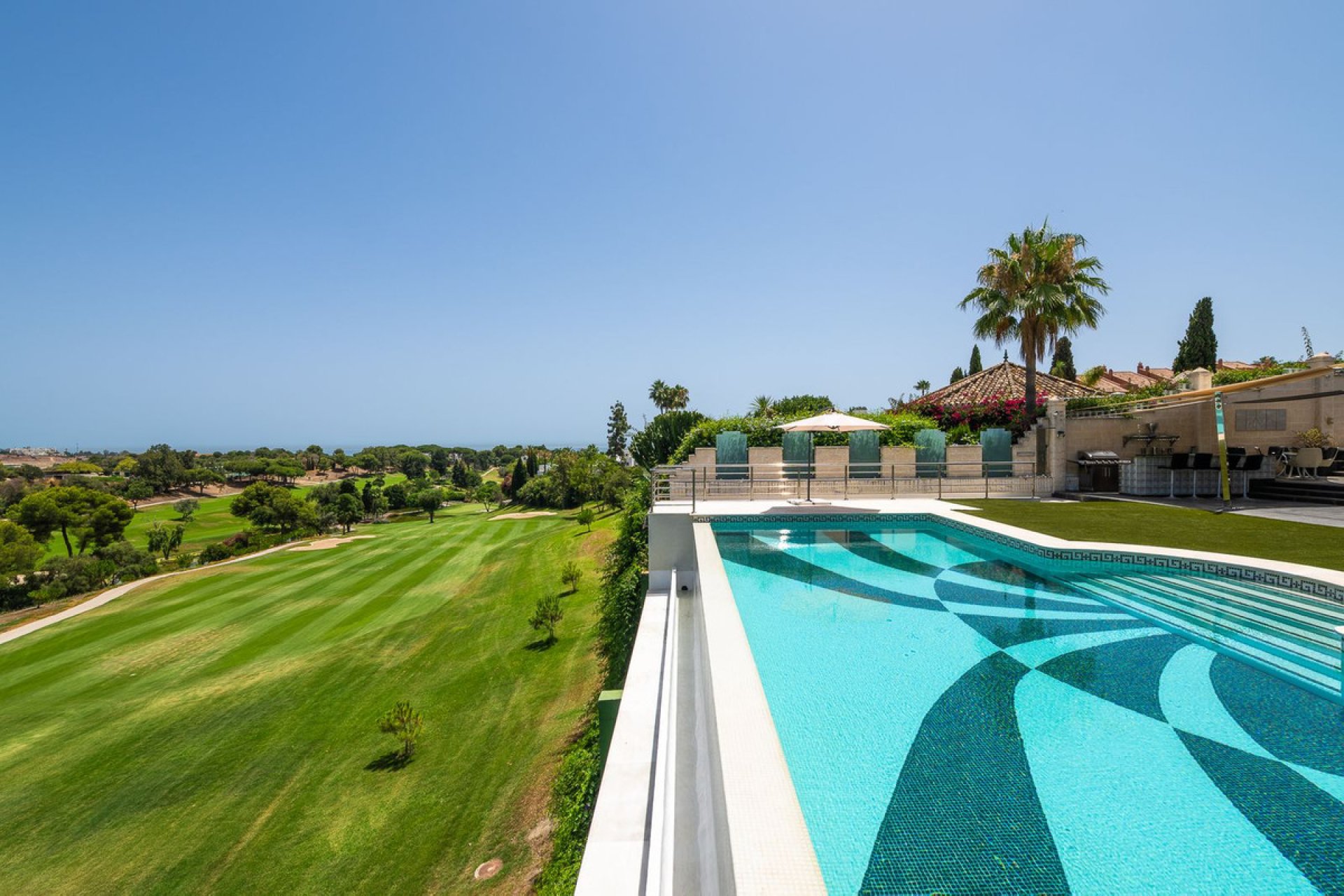 Resale - House - Detached Villa - Marbella - Nueva Andalucia