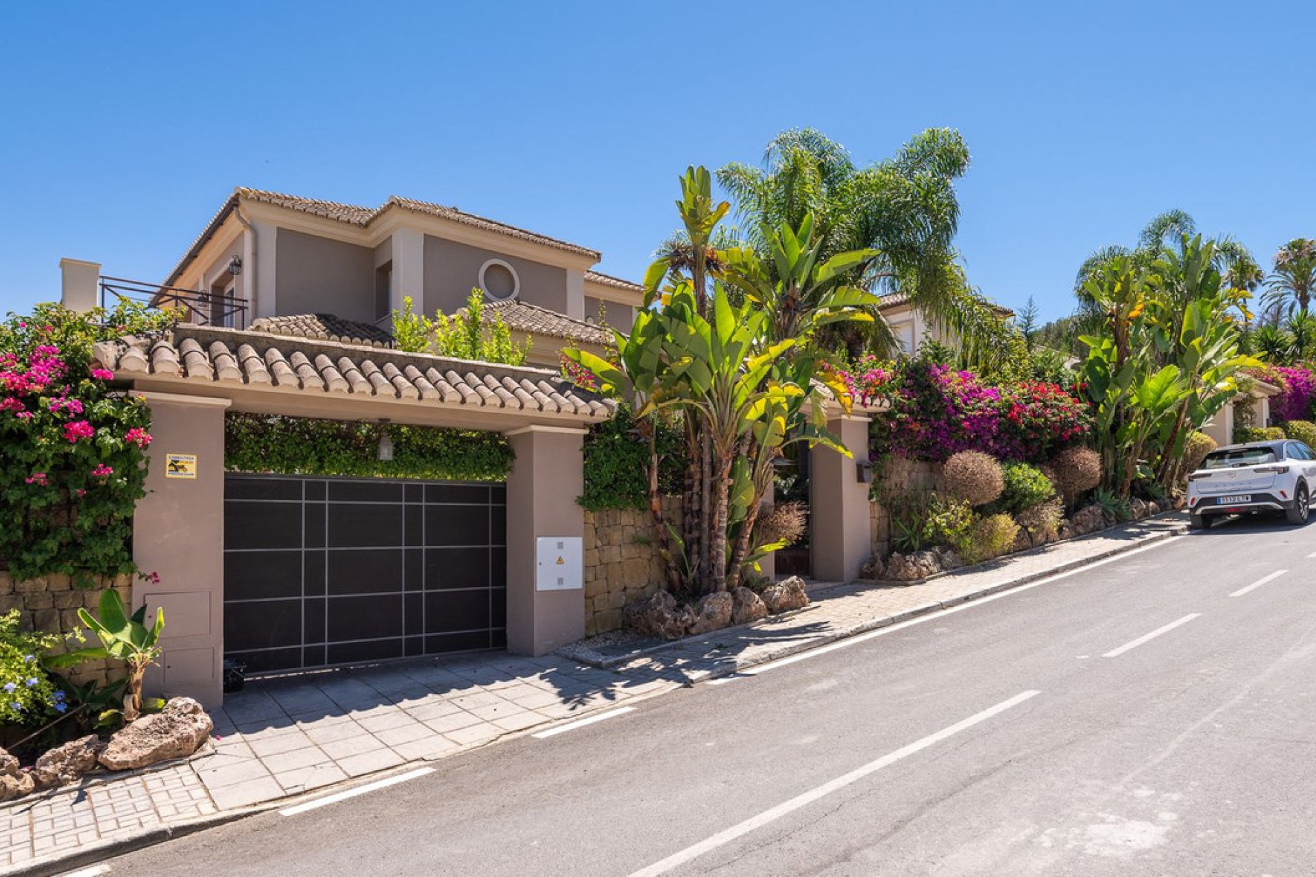 Resale - House - Detached Villa - Marbella - Nueva Andalucia