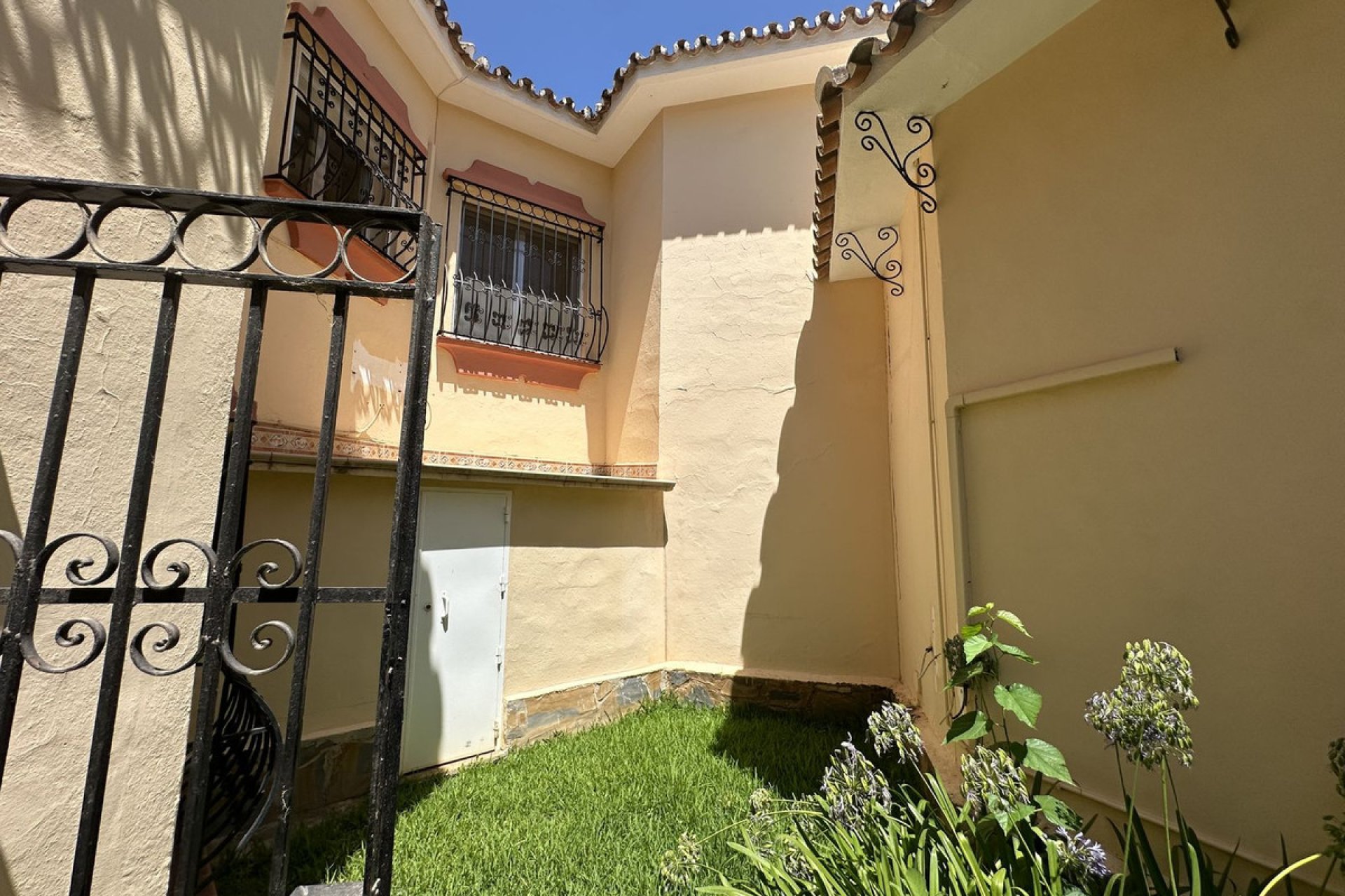 Resale - House - Detached Villa - Marbella - Nueva Andalucia