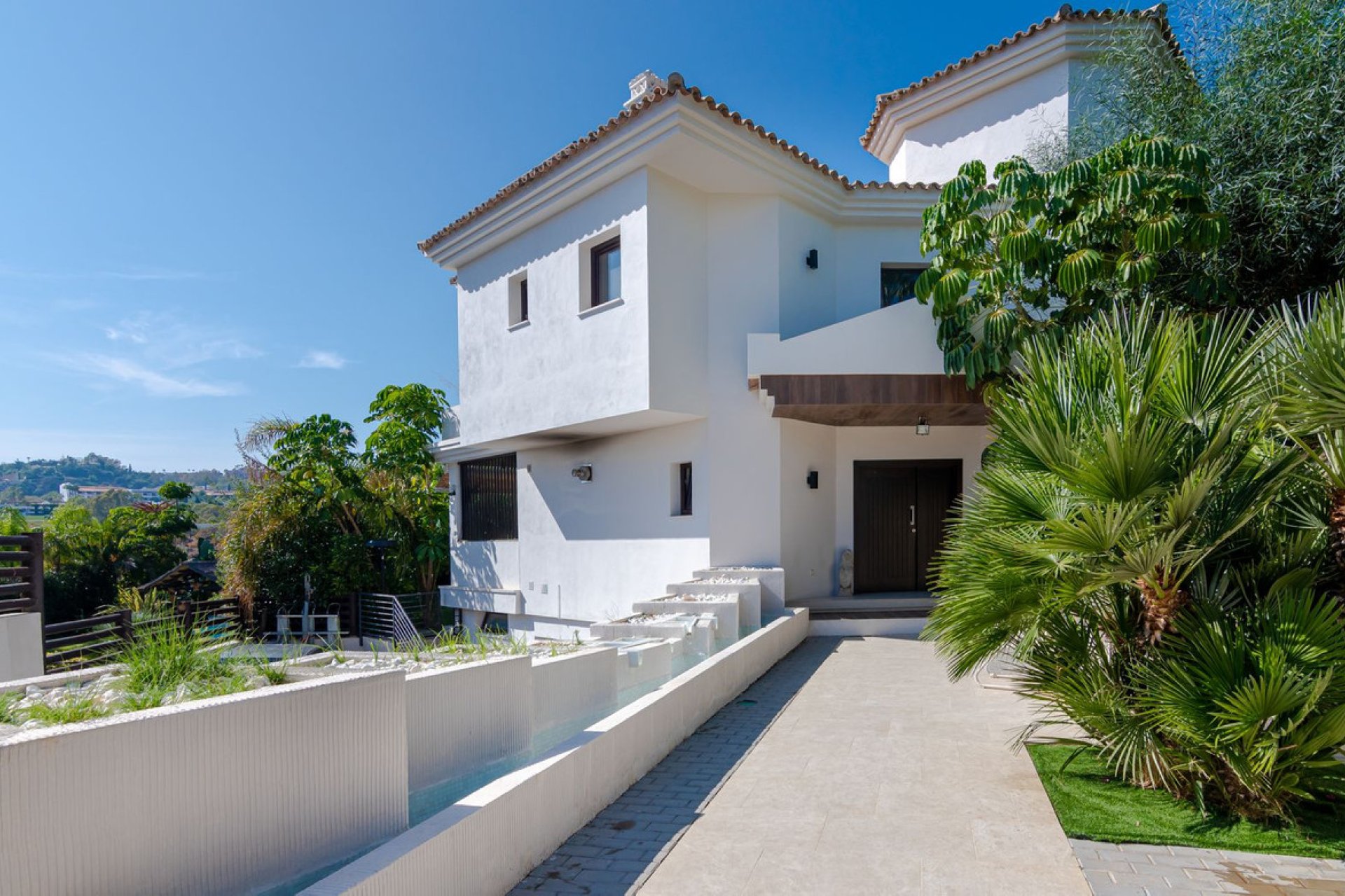 Resale - House - Detached Villa - Marbella - Nueva Andalucia