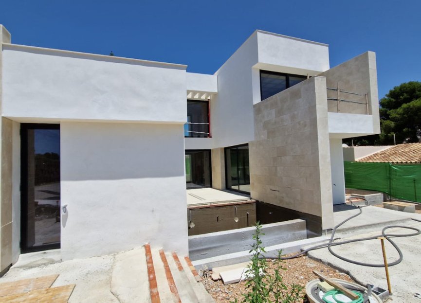 Resale - House - Detached Villa - Marbella - Nueva Andalucia