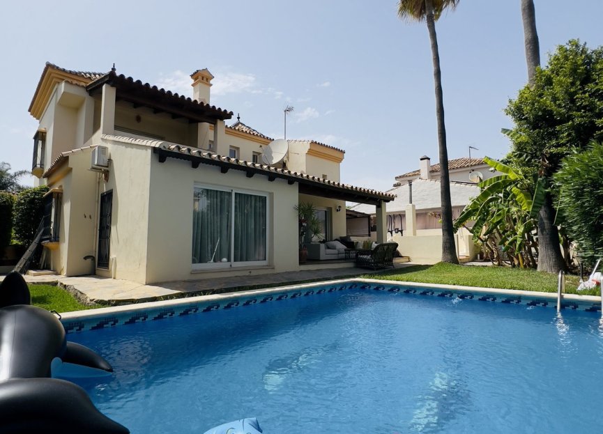 Resale - House - Detached Villa - Marbella - Nueva Andalucia