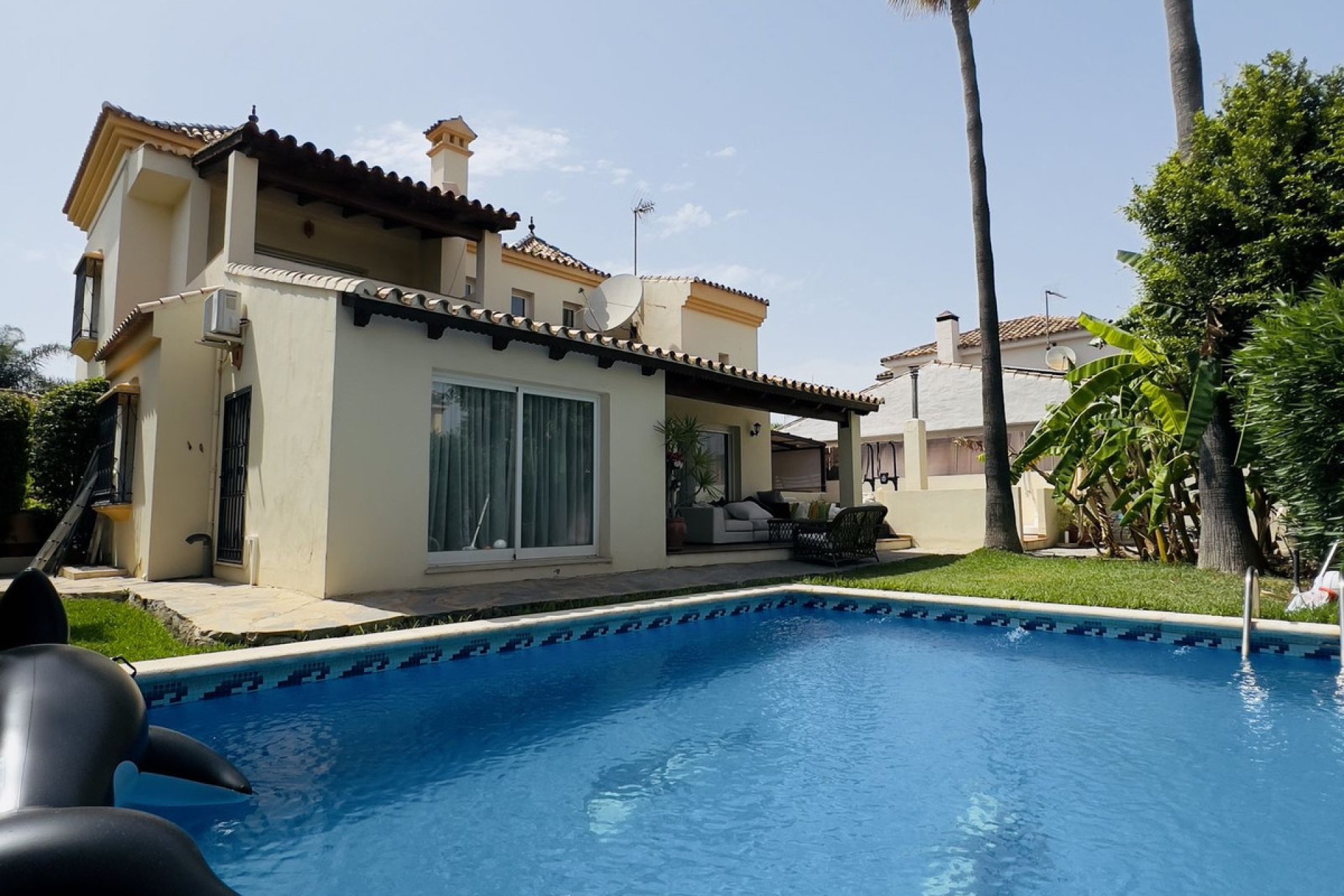 Resale - House - Detached Villa - Marbella - Nueva Andalucia