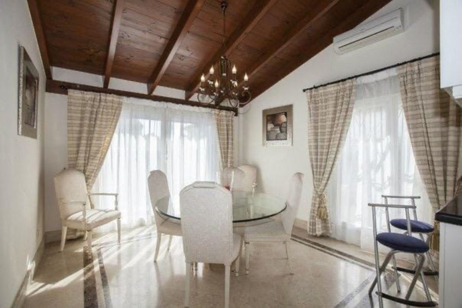 Resale - House - Detached Villa - Marbella - Nueva Andalucia