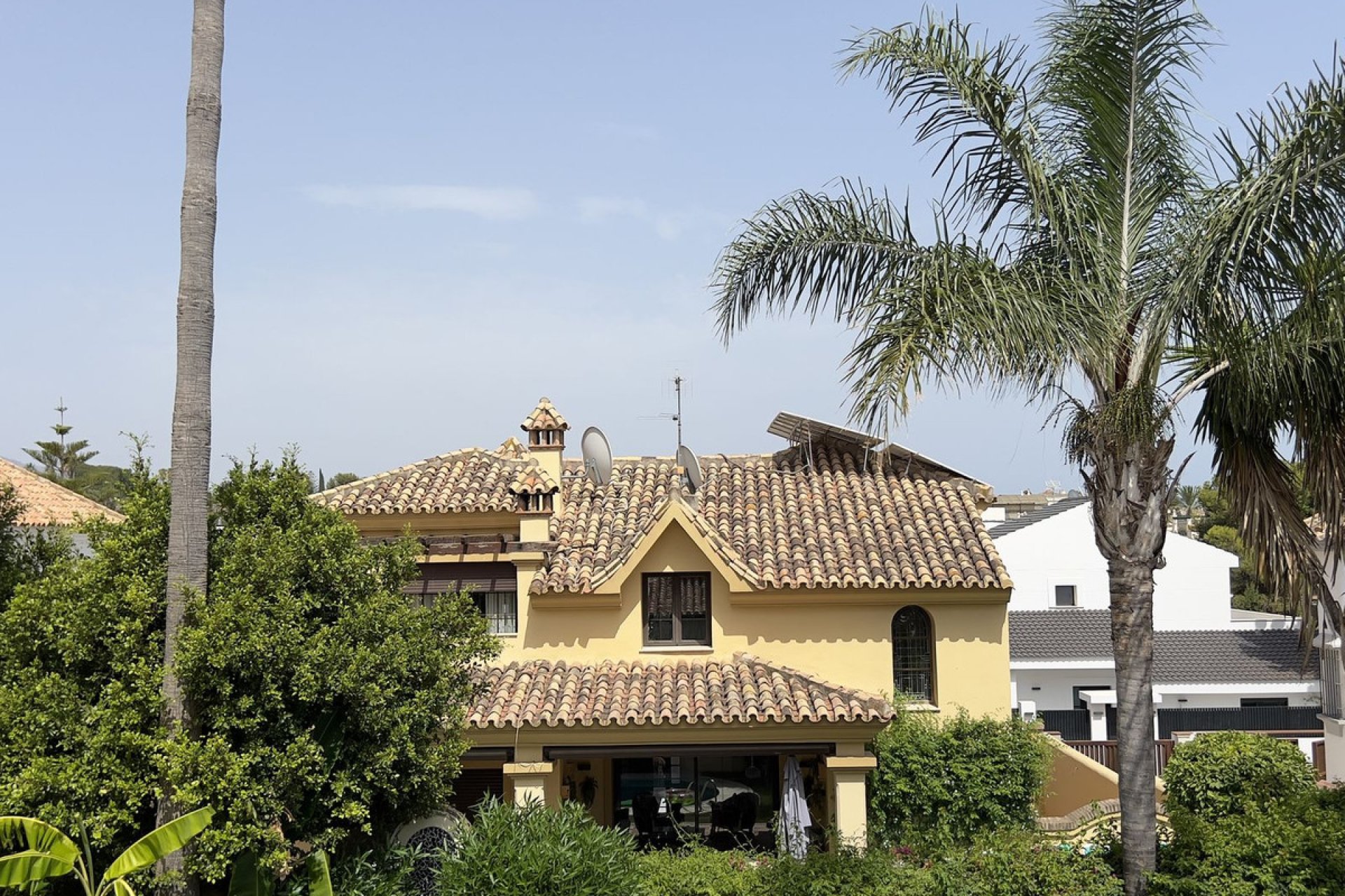 Resale - House - Detached Villa - Marbella - Nueva Andalucia