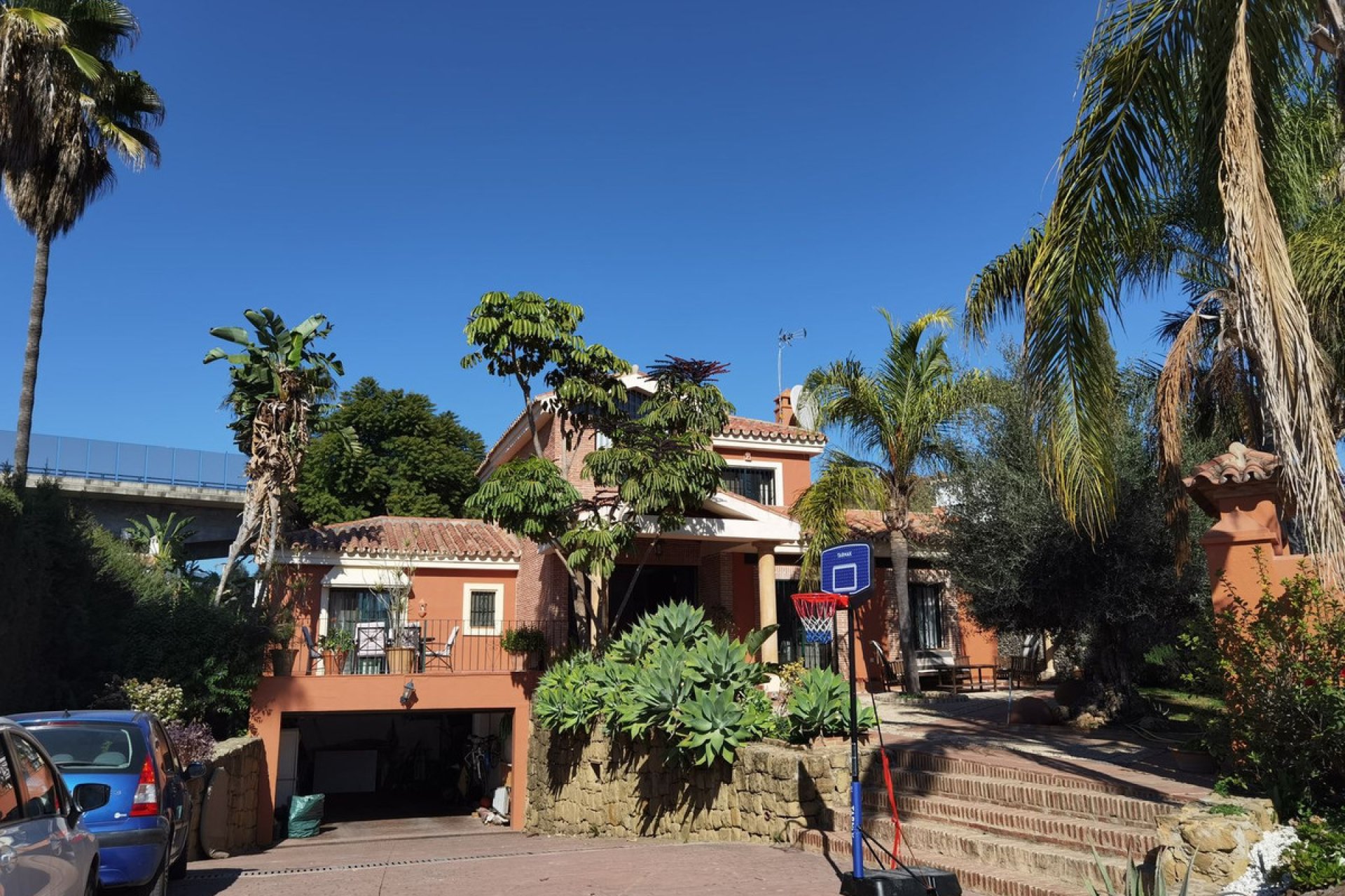 Resale - House - Detached Villa - Marbella - Nueva Andalucia