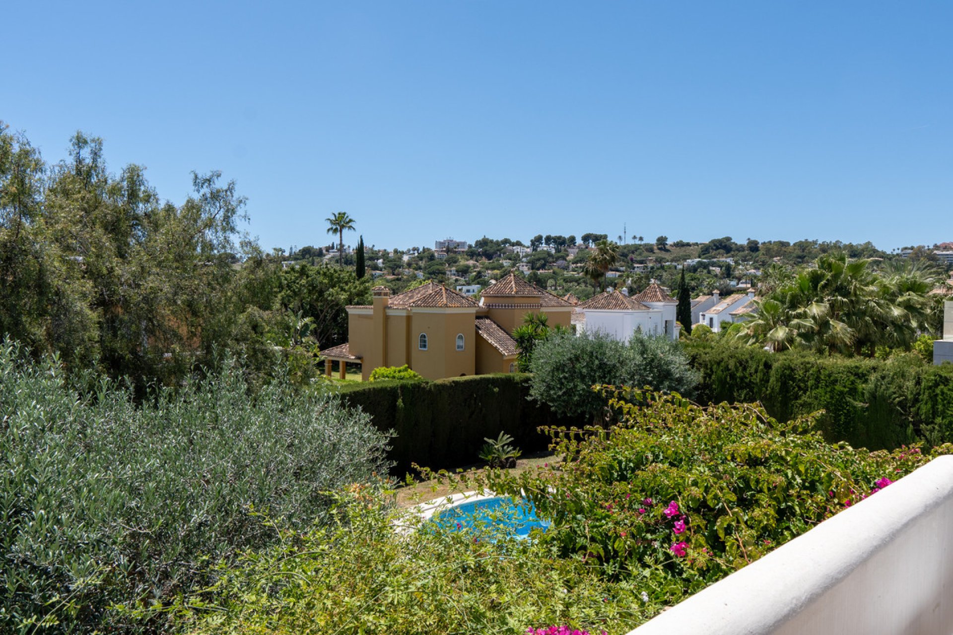 Resale - House - Detached Villa - Marbella - Nueva Andalucia