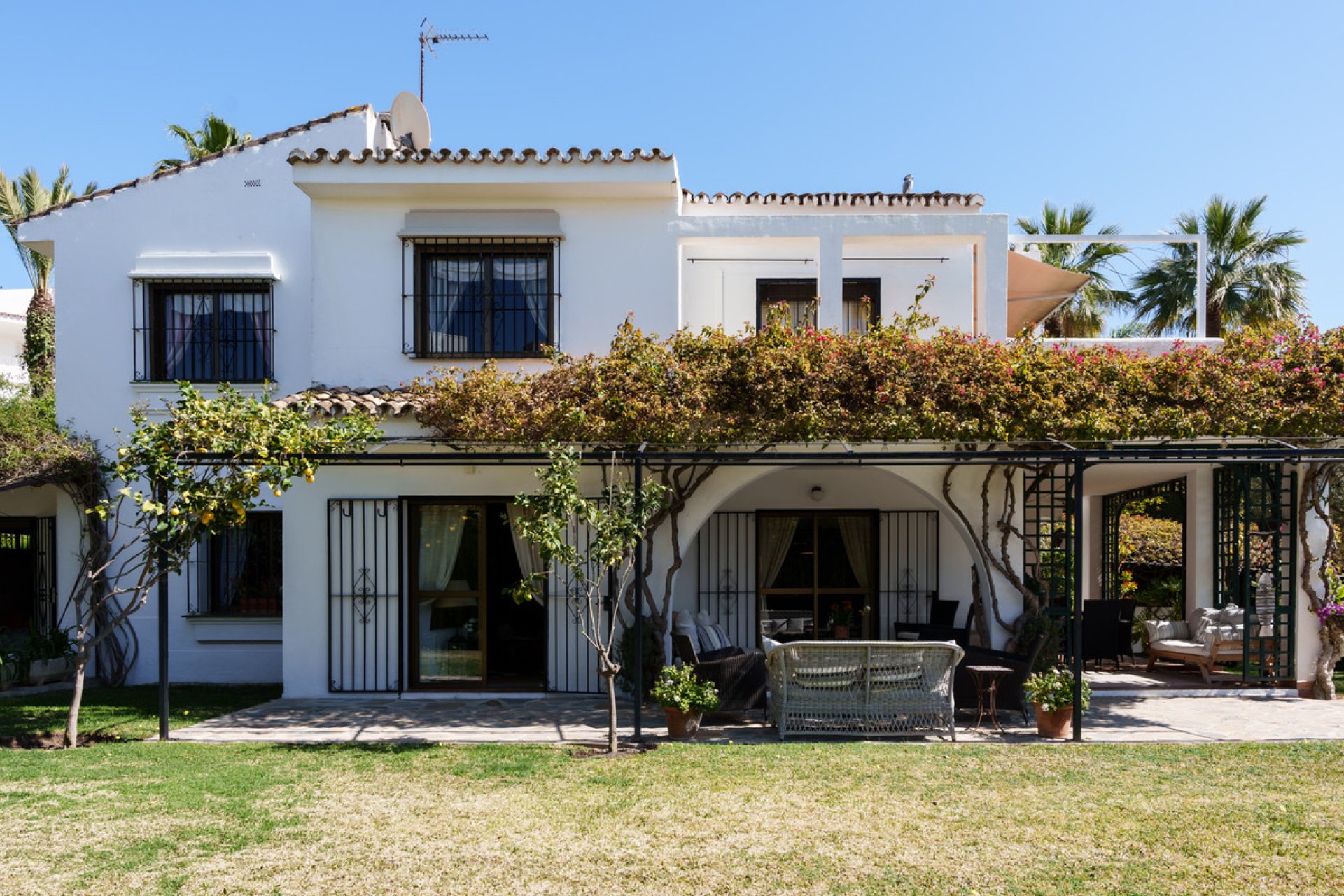 Resale - House - Detached Villa - Marbella - Nueva Andalucia