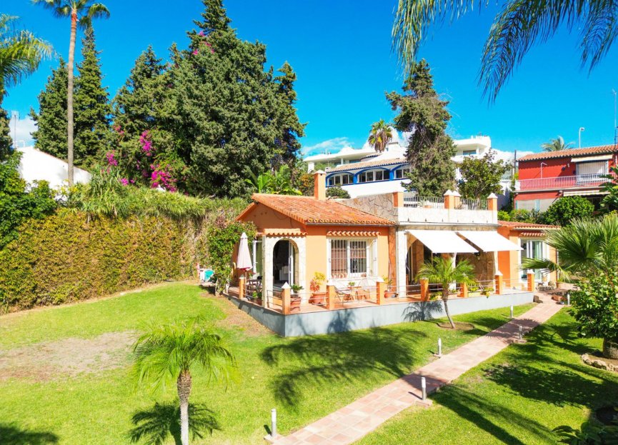 Resale - House - Detached Villa - Marbella - Nueva Andalucia