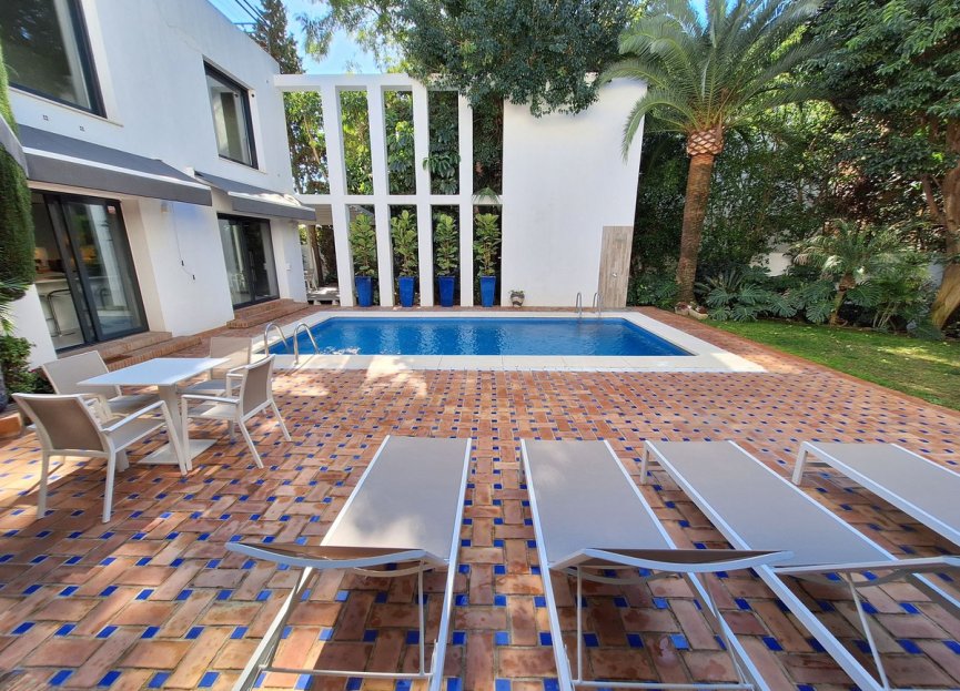 Resale - House - Detached Villa - Marbella - Nueva Andalucia