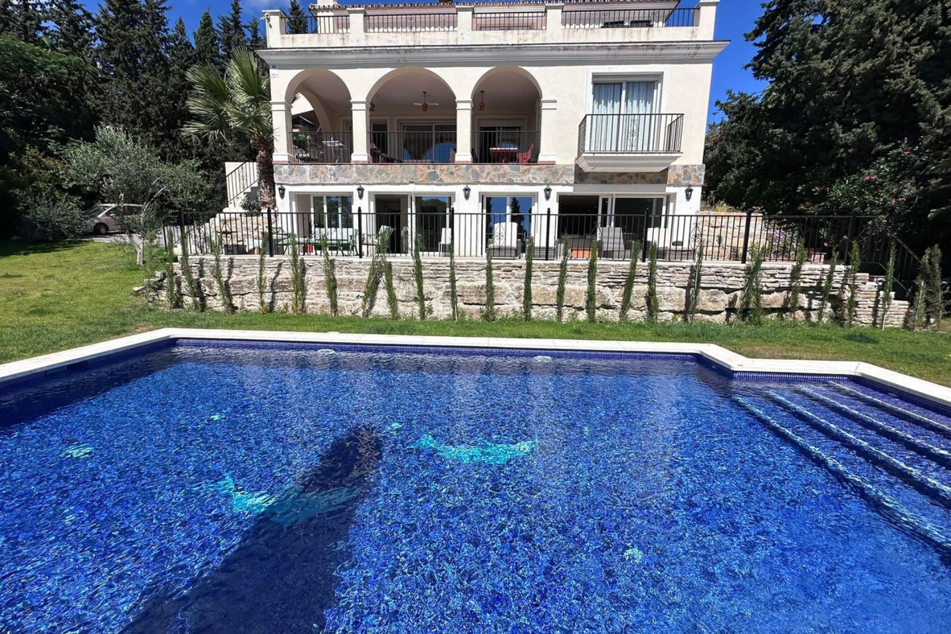 Resale - House - Detached Villa - Marbella - Nueva Andalucia