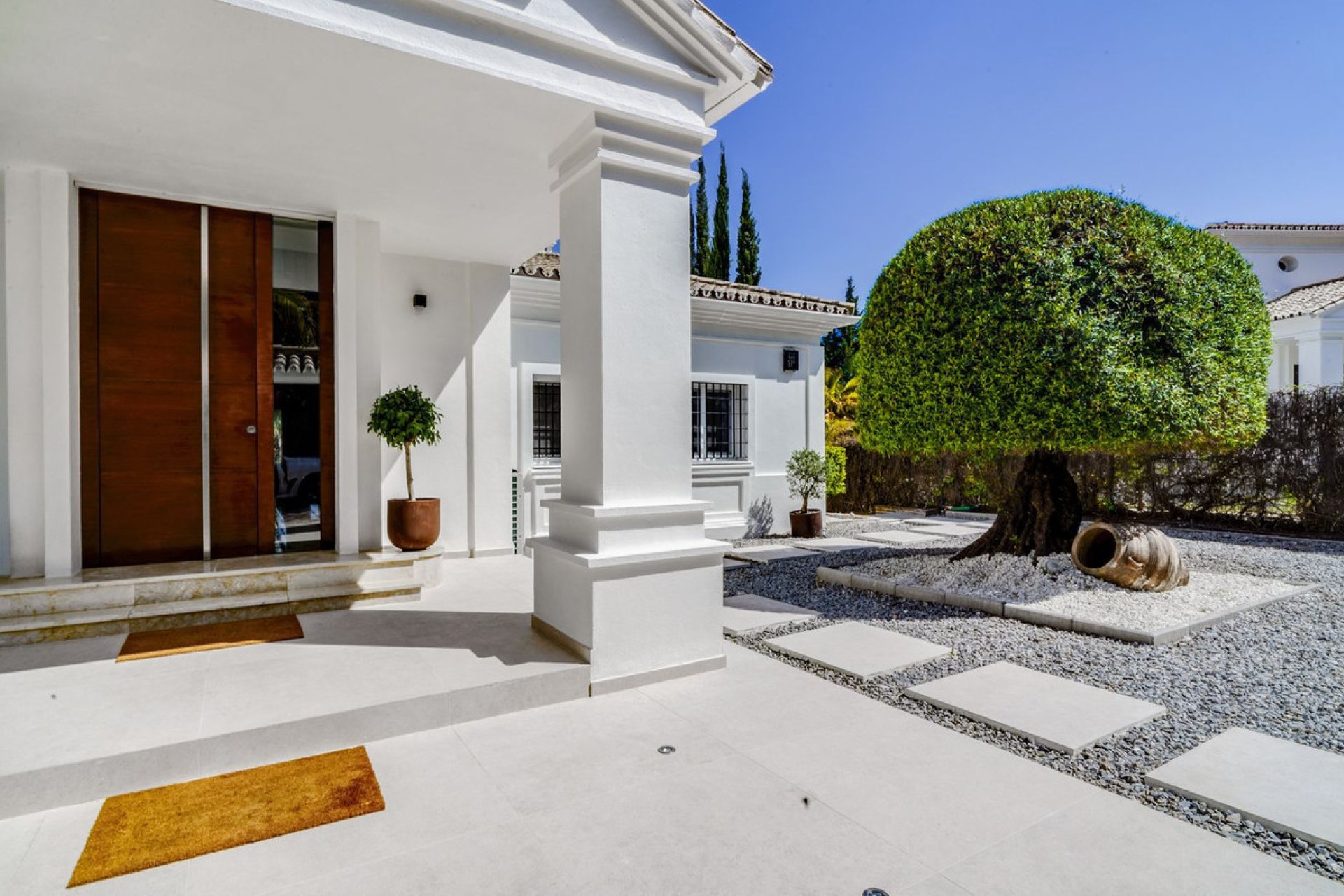 Resale - House - Detached Villa - Marbella - Nueva Andalucia