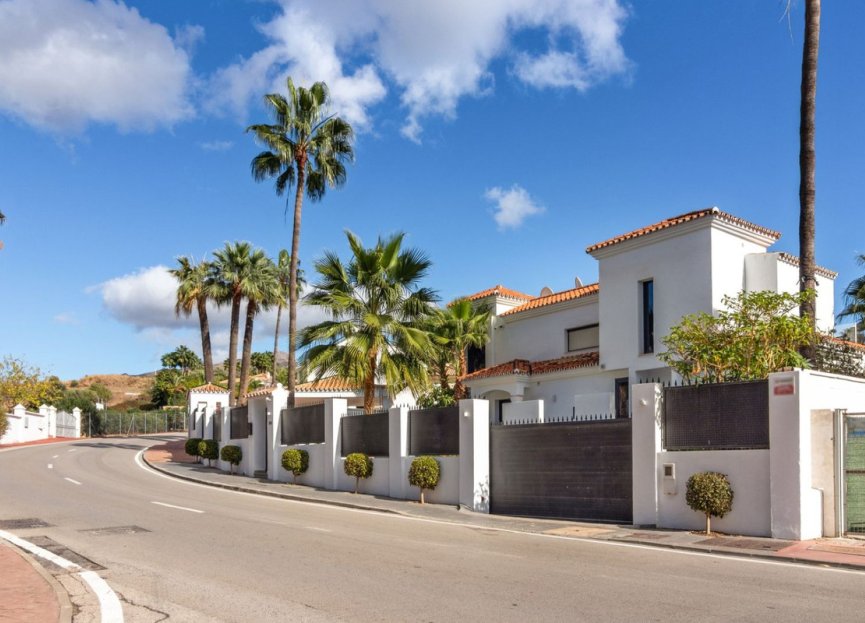 Resale - House - Detached Villa - Marbella - Nueva Andalucia