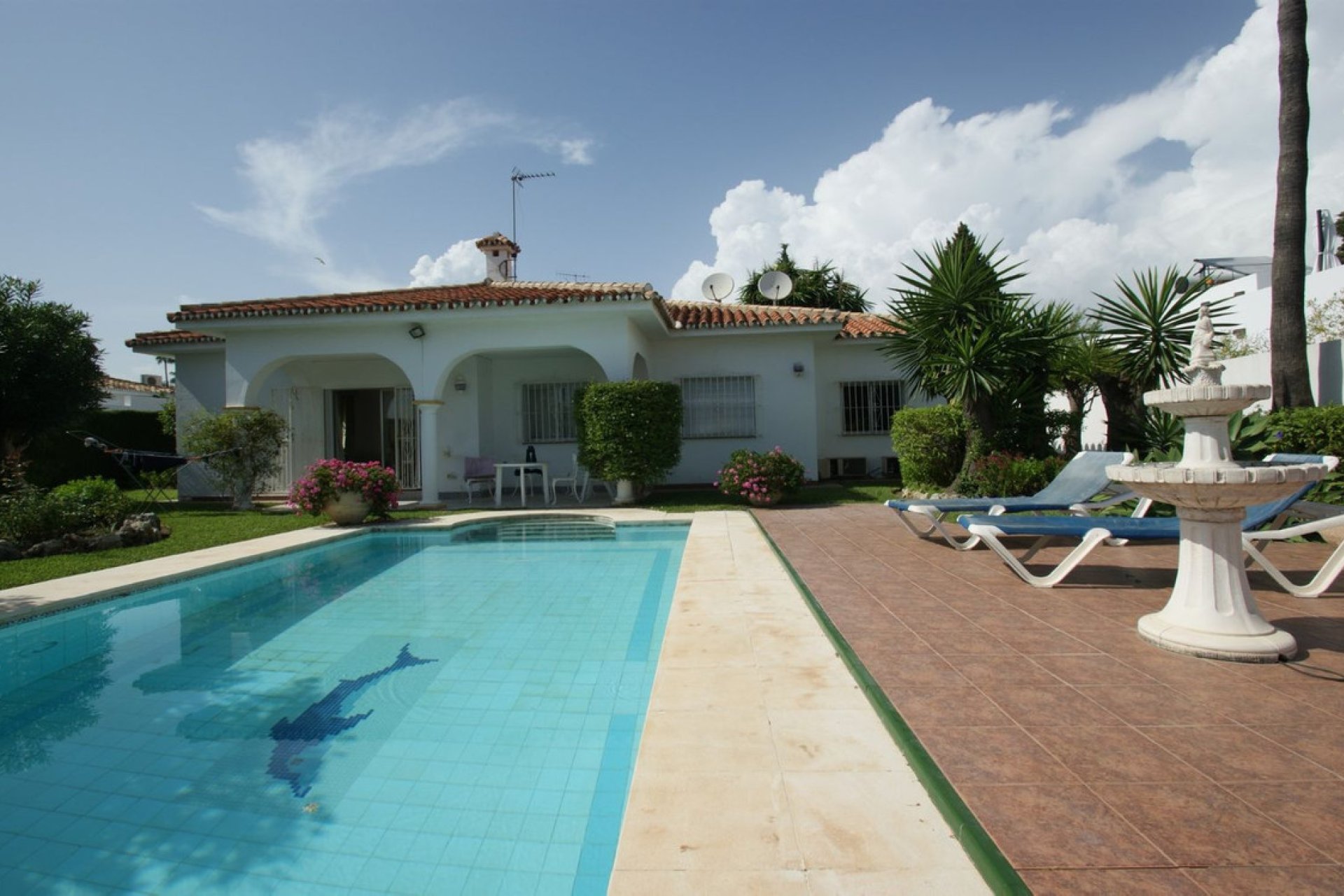 Resale - House - Detached Villa - Marbella - Nueva Andalucia