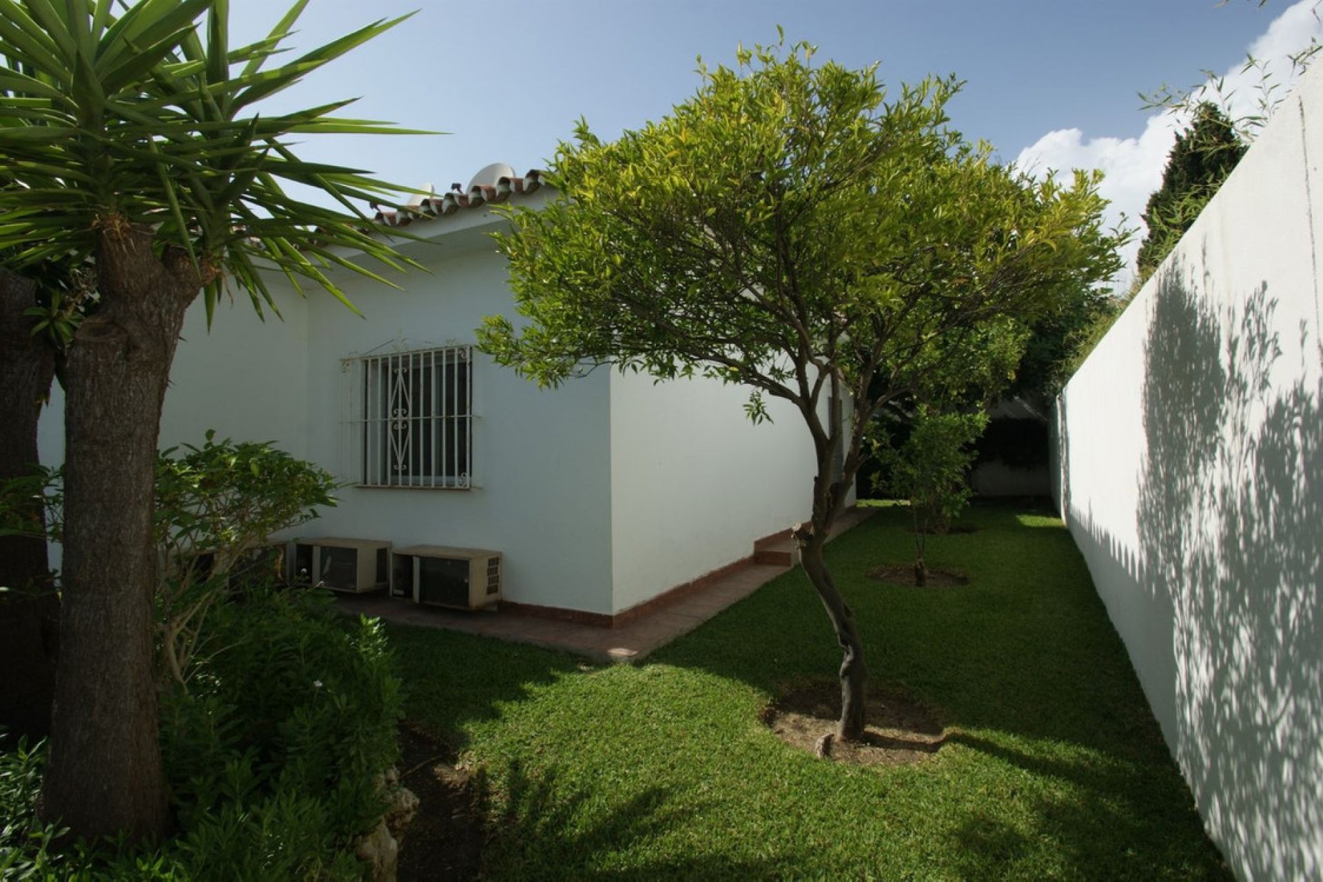 Resale - House - Detached Villa - Marbella - Nueva Andalucia