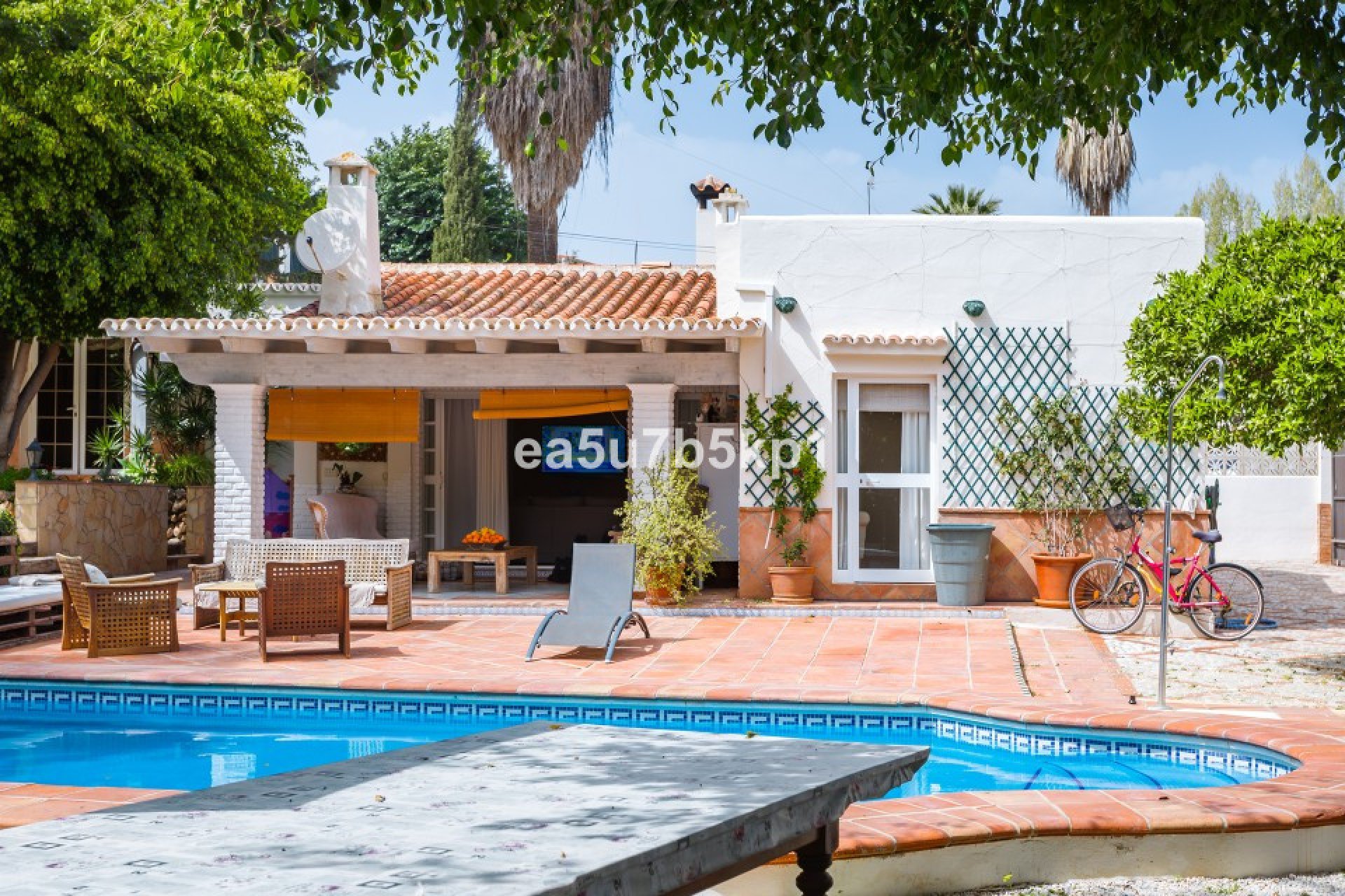 Resale - House - Detached Villa - Marbella - Nueva Andalucia