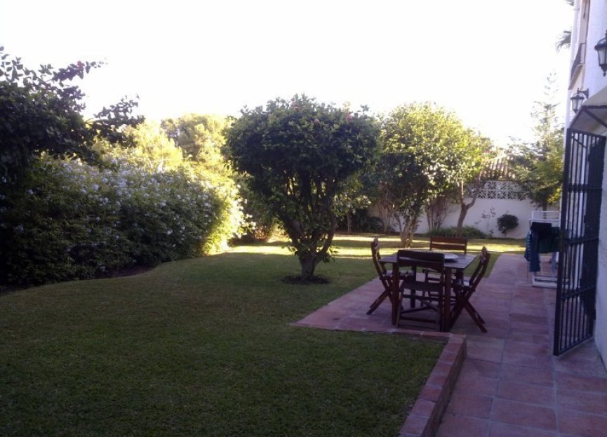 Resale - House - Detached Villa - Marbella - Nueva Andalucia