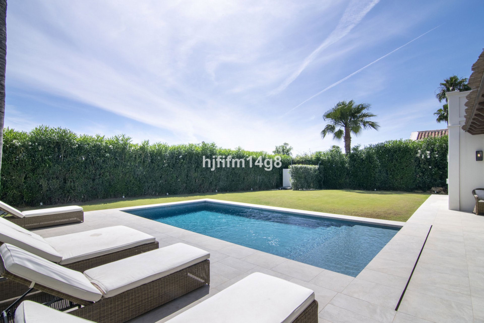 Resale - House - Detached Villa - Marbella - Nueva Andalucia