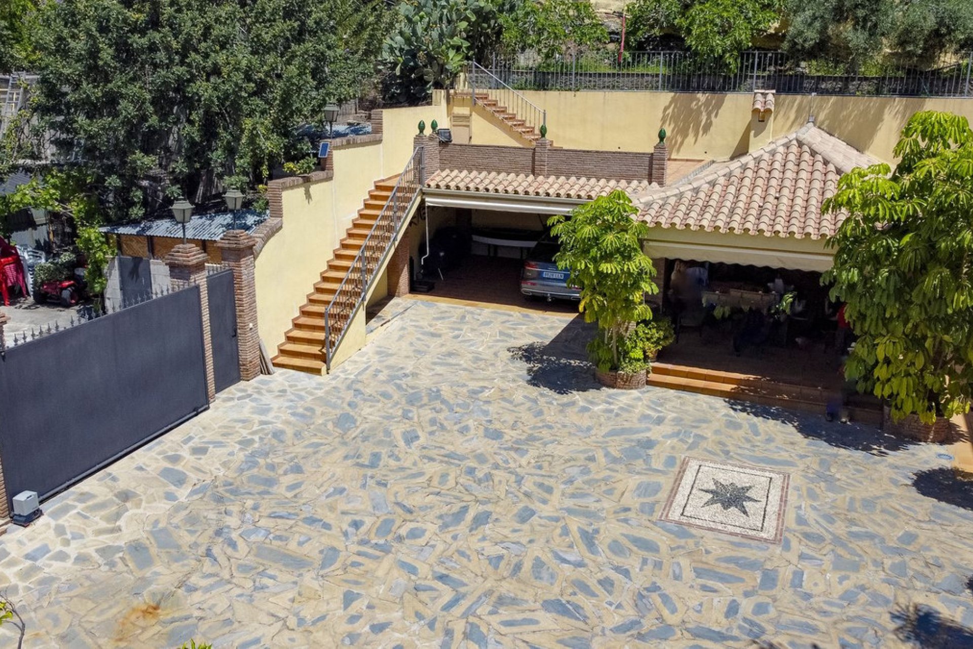 Resale - House - Detached Villa - Marbella - Nueva Andalucia