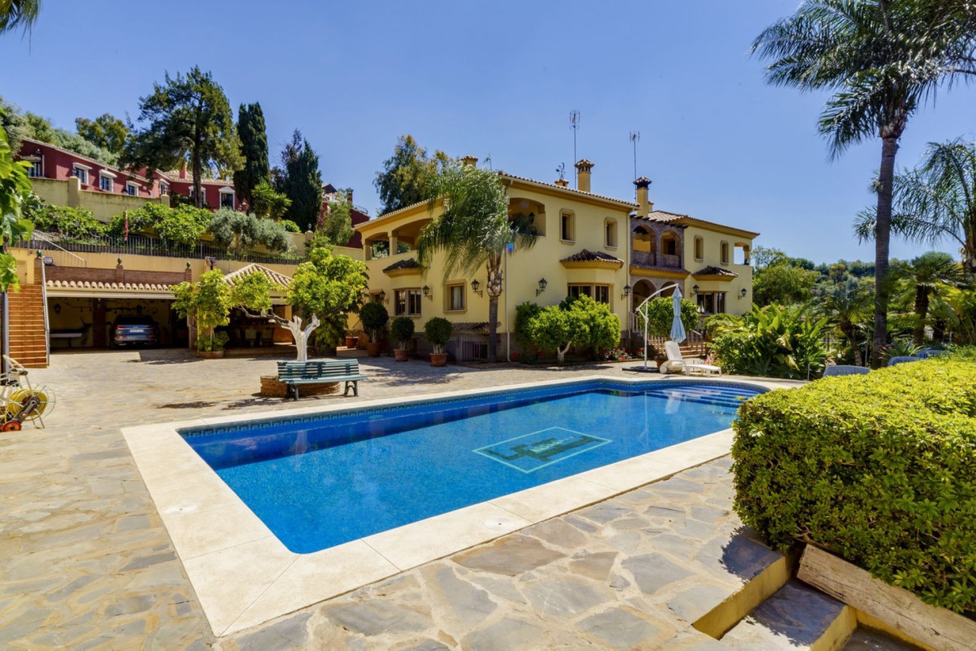 Resale - House - Detached Villa - Marbella - Nueva Andalucia
