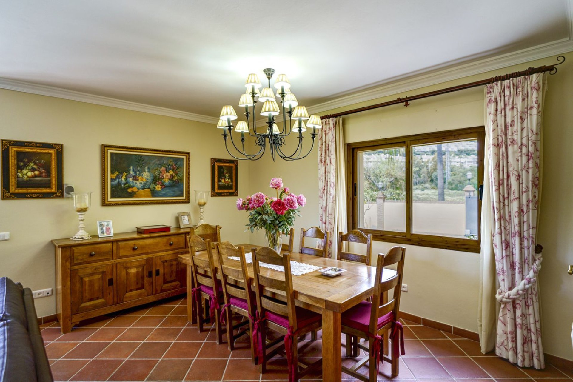 Resale - House - Detached Villa - Marbella - Nueva Andalucia
