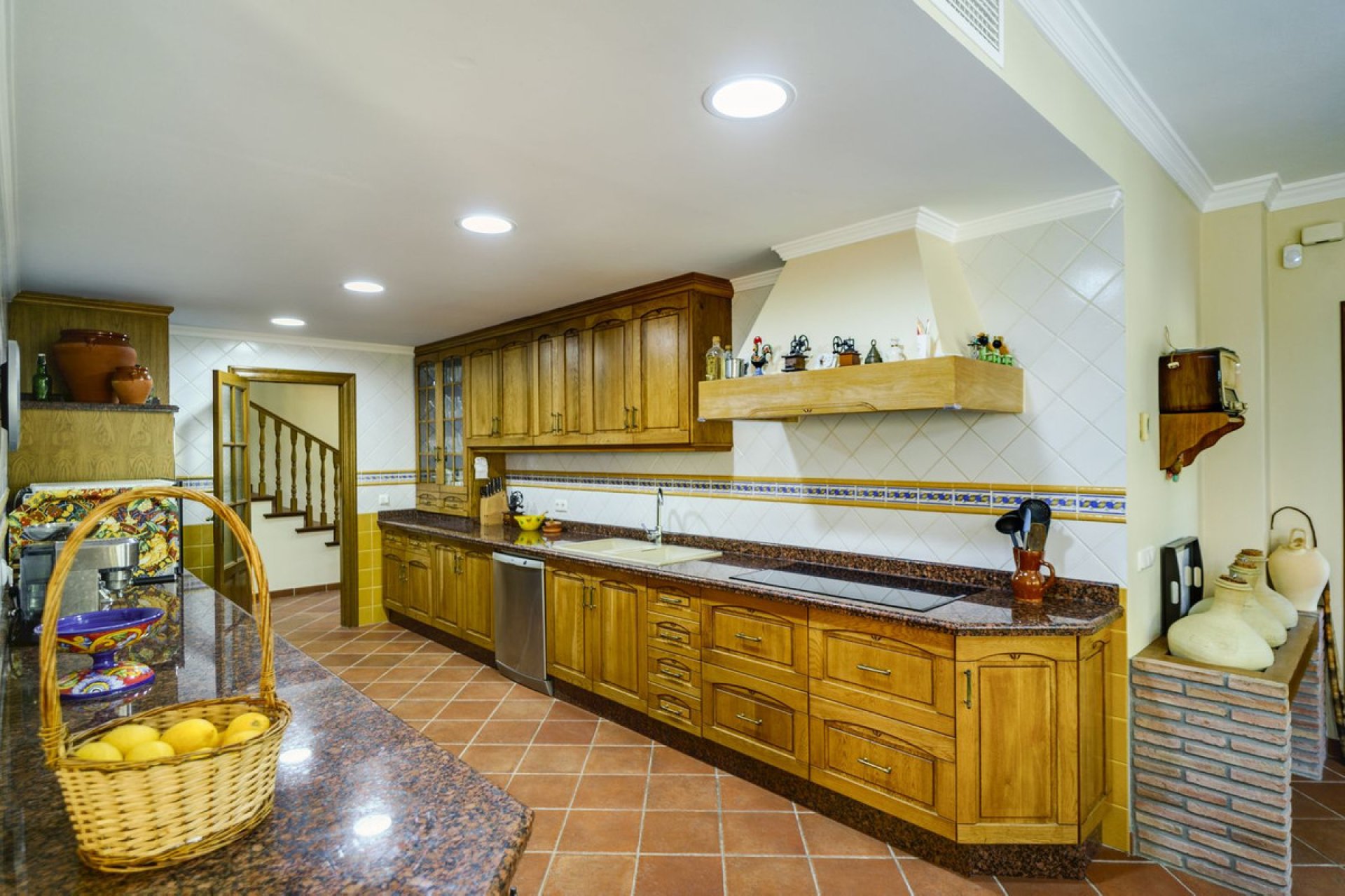 Resale - House - Detached Villa - Marbella - Nueva Andalucia