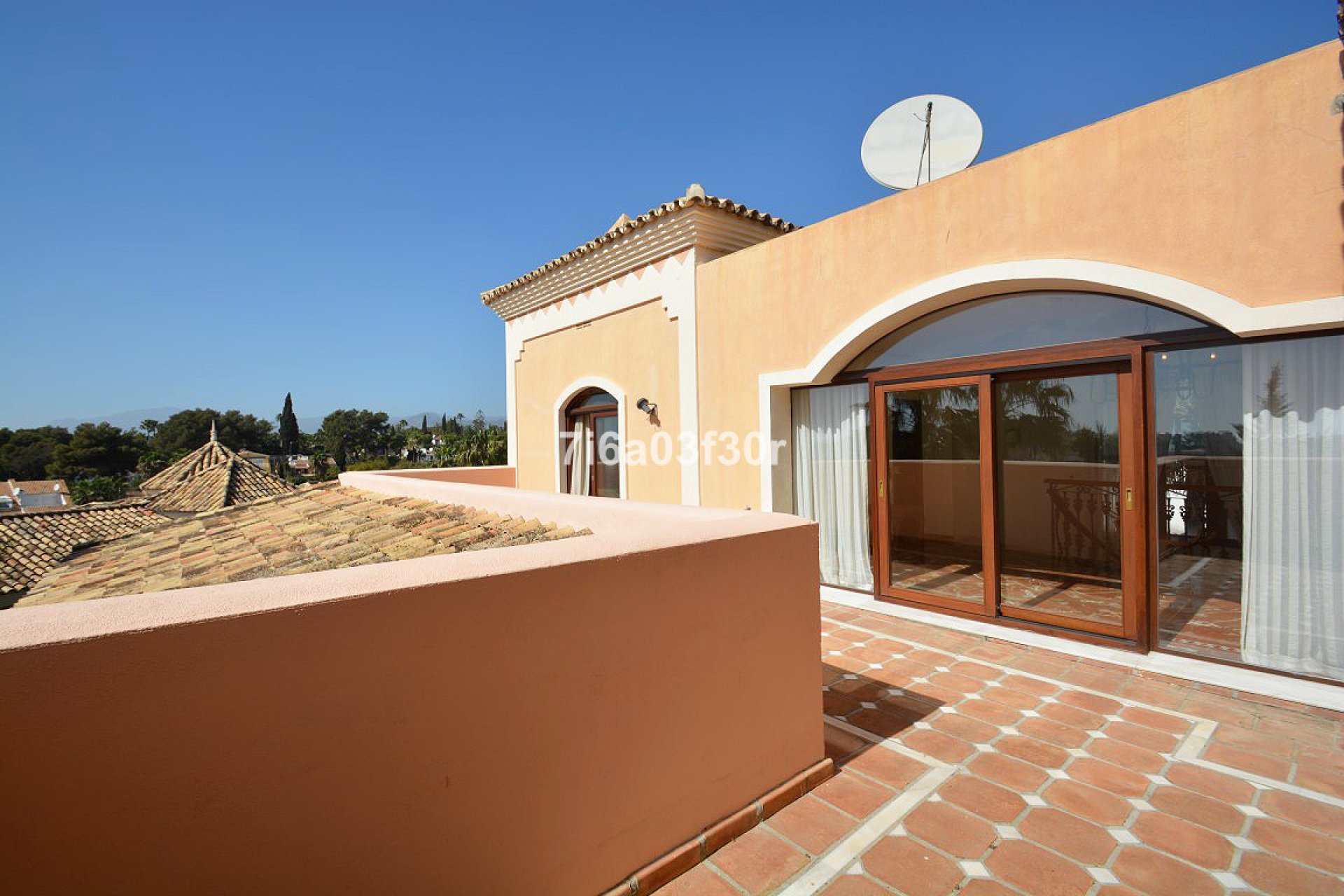 Resale - House - Detached Villa - Marbella - Nueva Andalucia