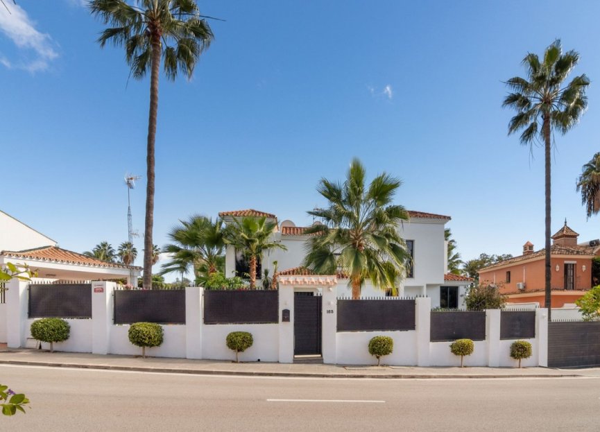 Resale - House - Detached Villa - Marbella - Nueva Andalucia