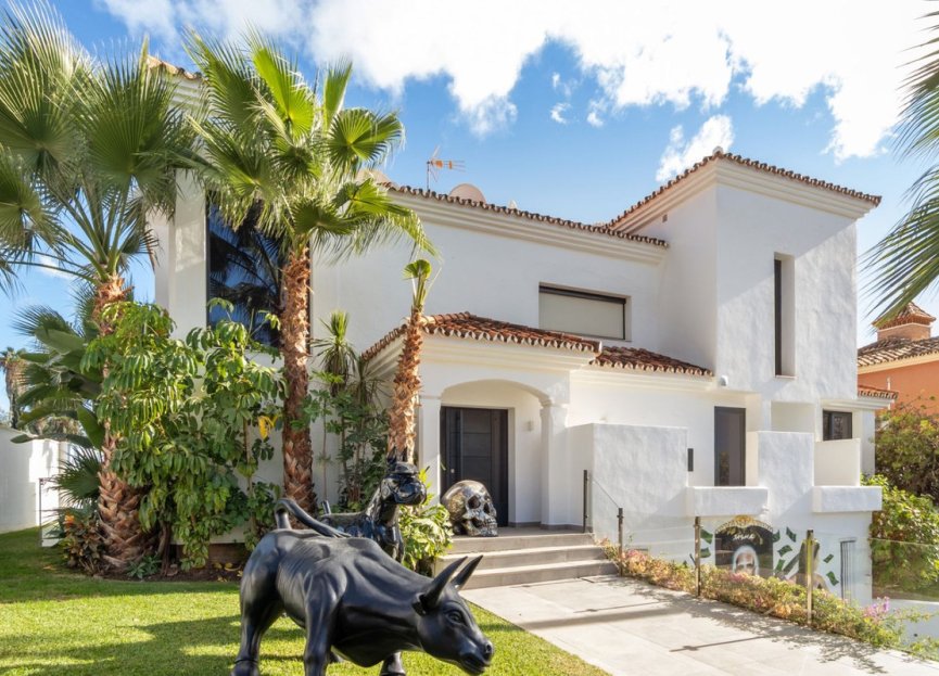 Resale - House - Detached Villa - Marbella - Nueva Andalucia