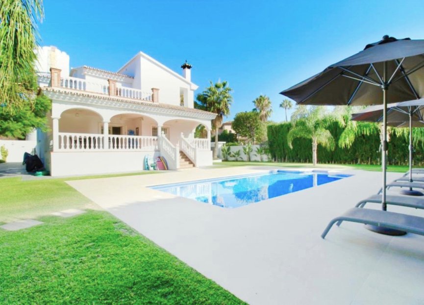 Resale - House - Detached Villa - Marbella - Nueva Andalucia