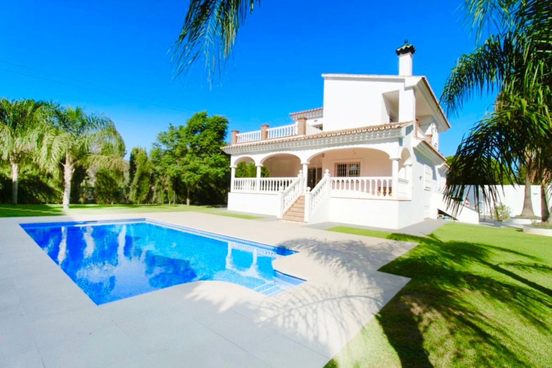 Resale - House - Detached Villa - Marbella - Nueva Andalucia