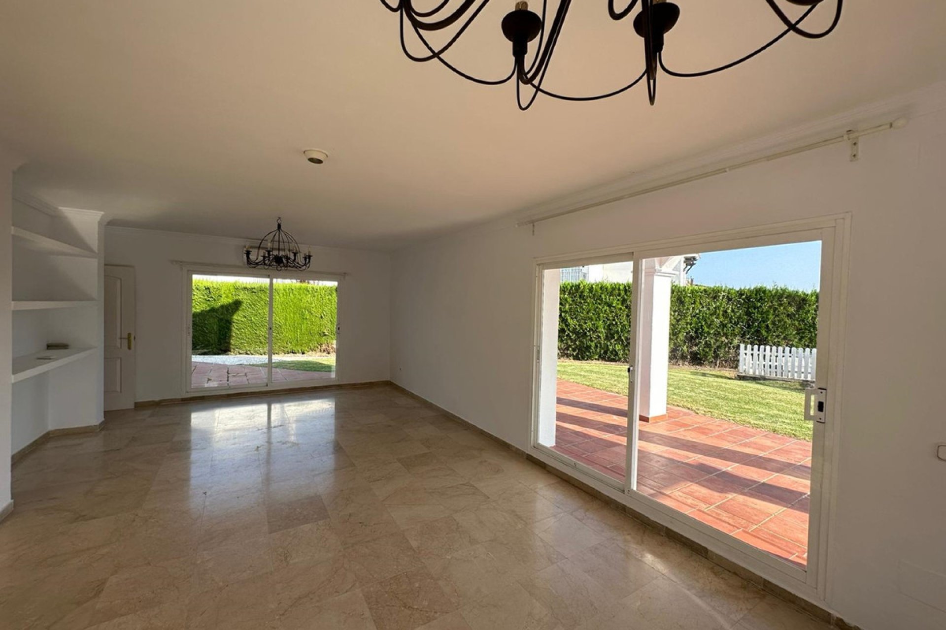 Resale - House - Detached Villa - Marbella - Nueva Andalucia