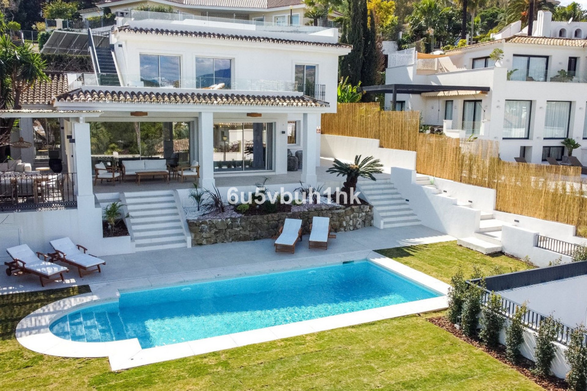 Resale - House - Detached Villa - Marbella - Nueva Andalucia