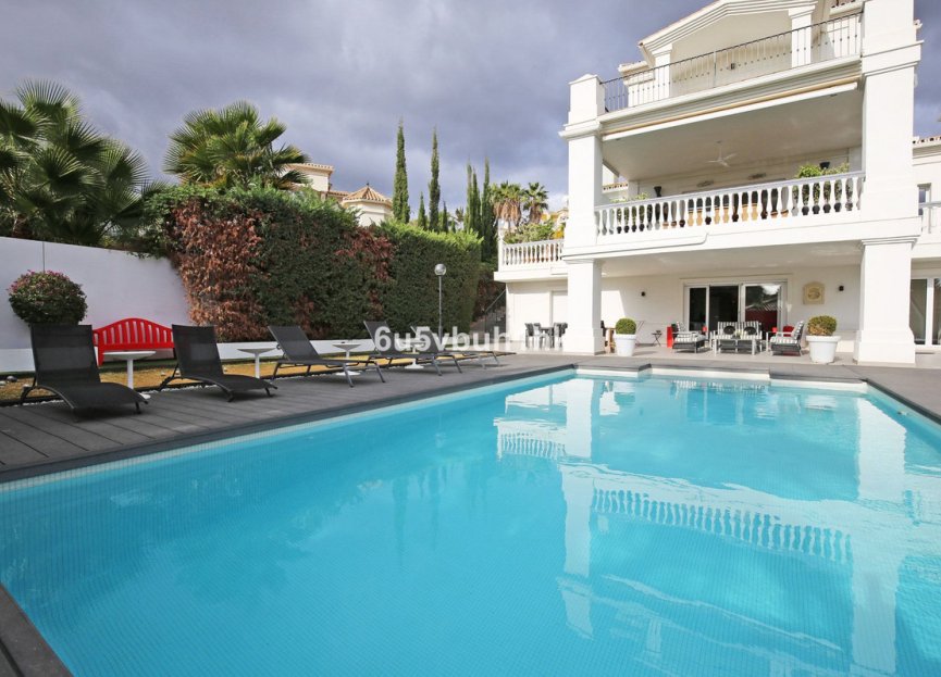 Resale - House - Detached Villa - Marbella - Nueva Andalucia