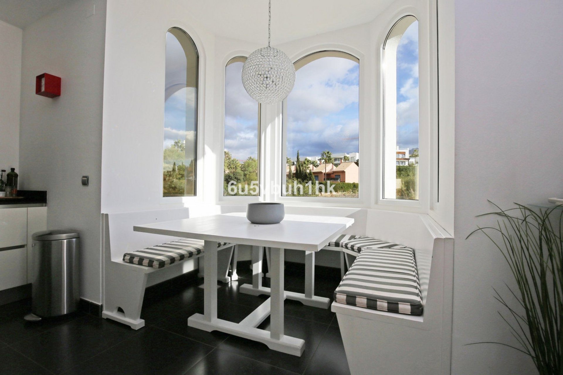 Resale - House - Detached Villa - Marbella - Nueva Andalucia