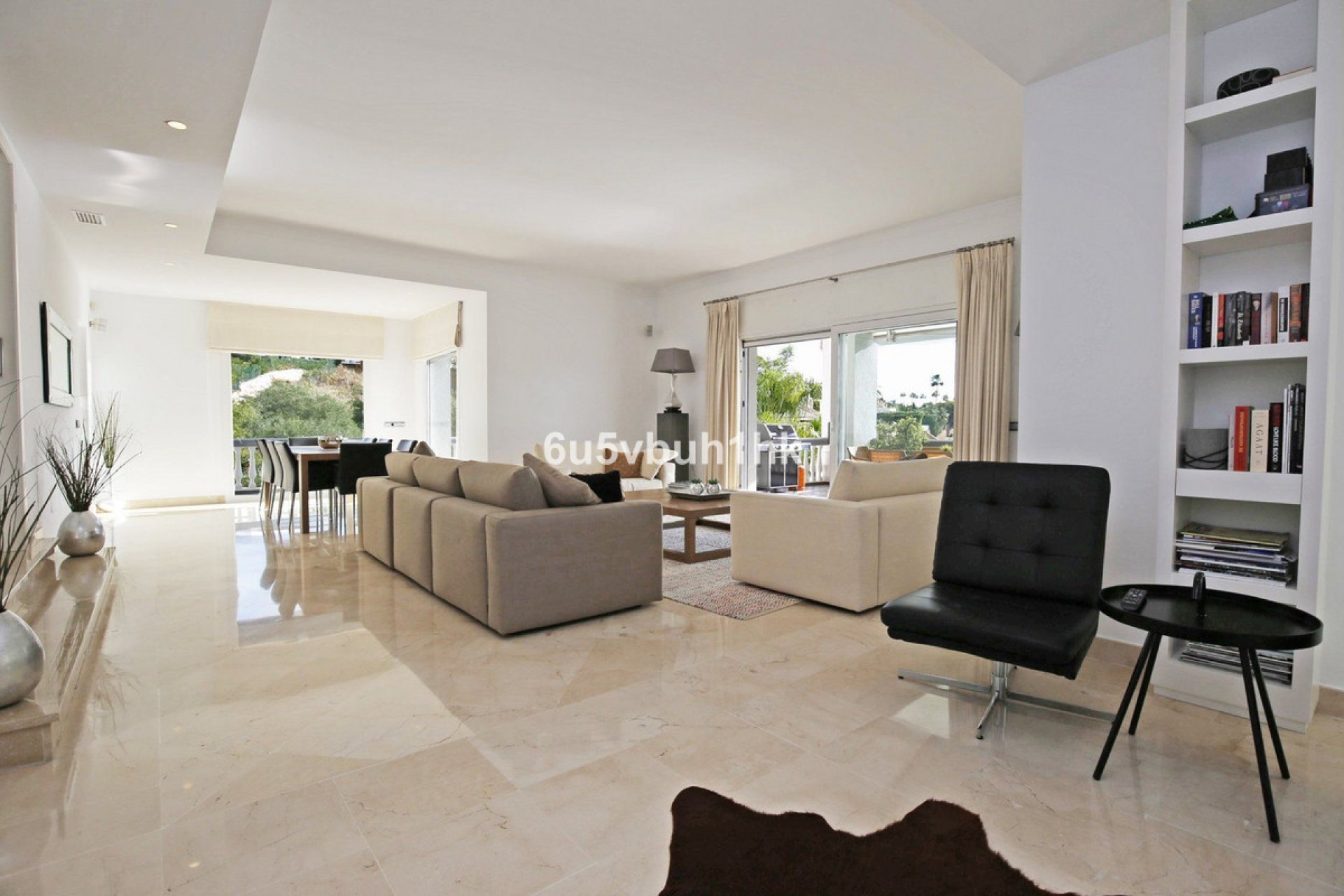 Resale - House - Detached Villa - Marbella - Nueva Andalucia