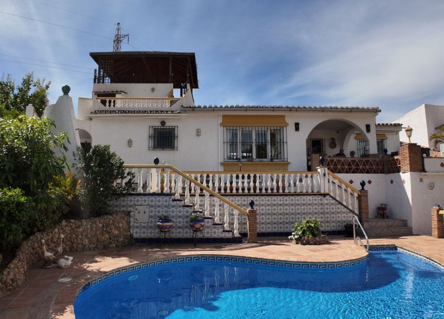 Resale - House - Detached Villa - Marbella - Nueva Andalucia