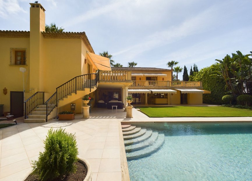 Resale - House - Detached Villa - Marbella - Nueva Andalucia