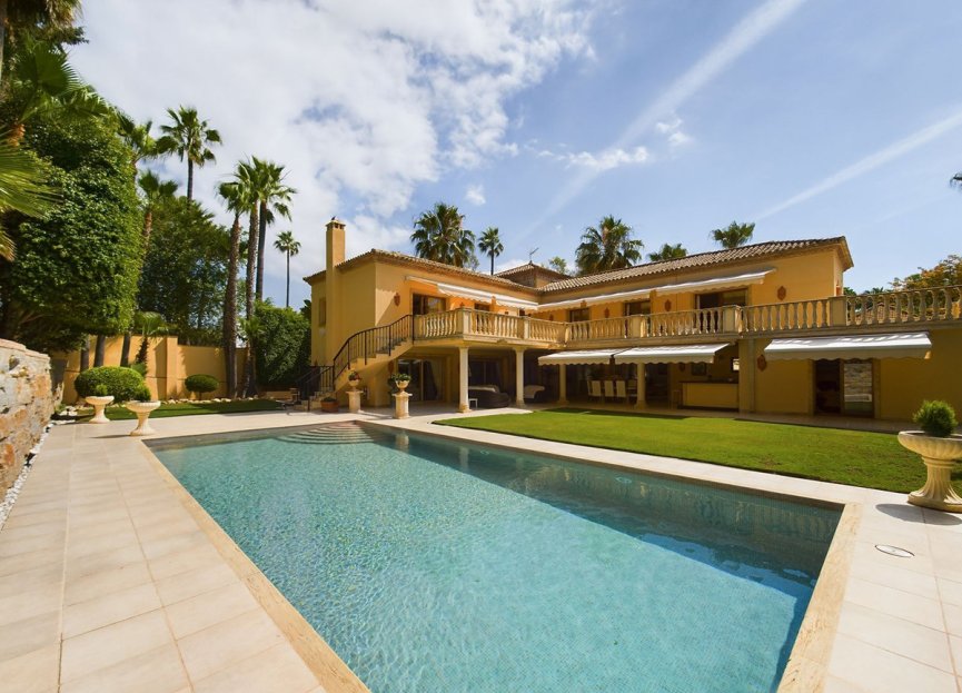 Resale - House - Detached Villa - Marbella - Nueva Andalucia