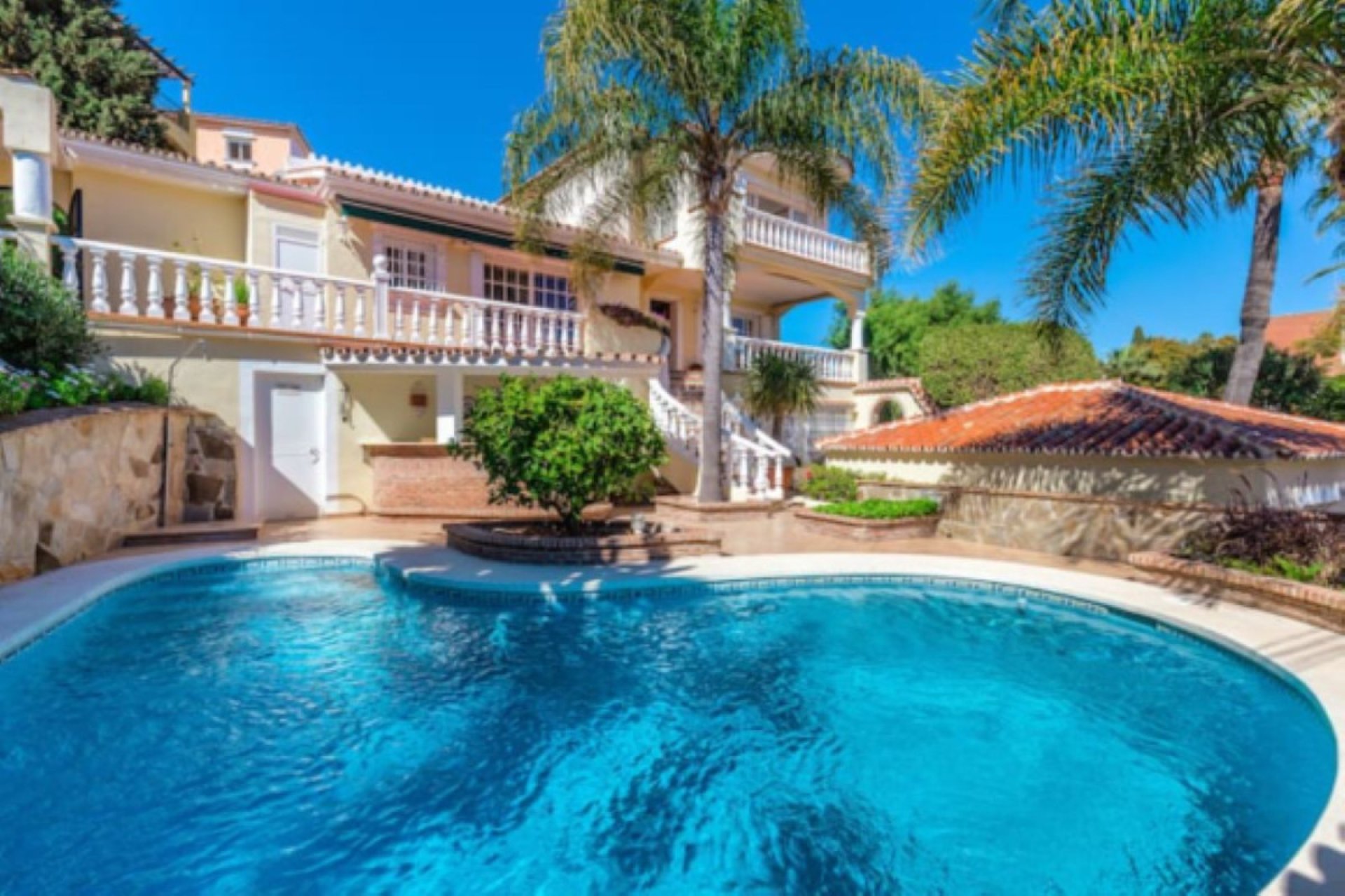 Resale - House - Detached Villa - Marbella - Nueva Andalucia