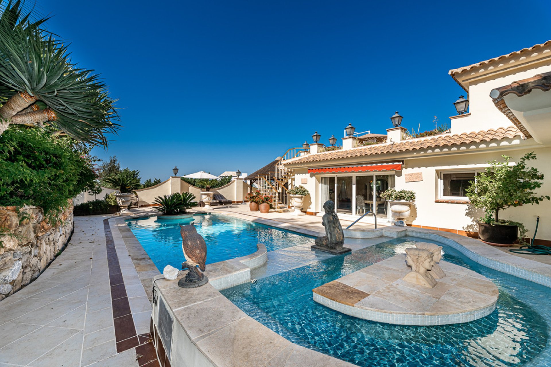 Resale - House - Detached Villa - Marbella - Nueva Andalucia