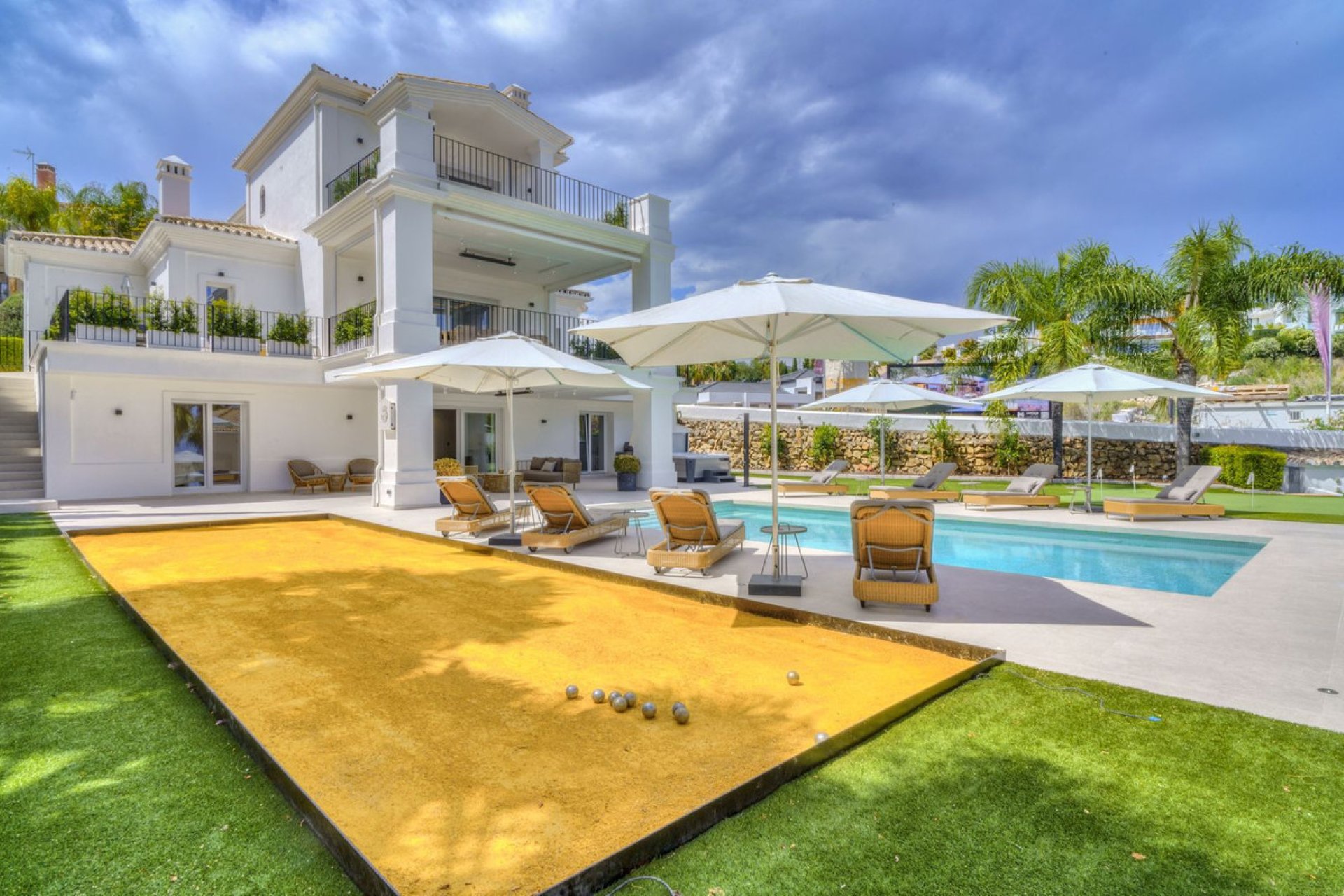 Resale - House - Detached Villa - Marbella - Nueva Andalucia