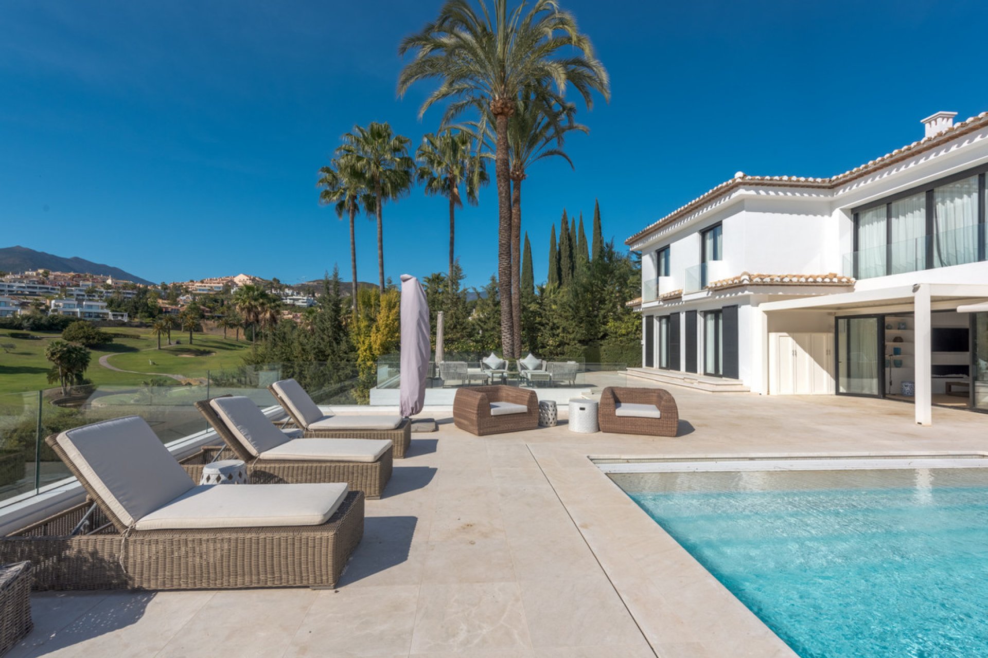 Resale - House - Detached Villa - Marbella - Nueva Andalucia