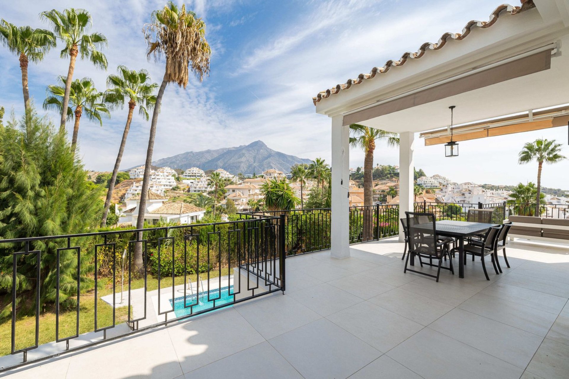 Resale - House - Detached Villa - Marbella - Nueva Andalucia