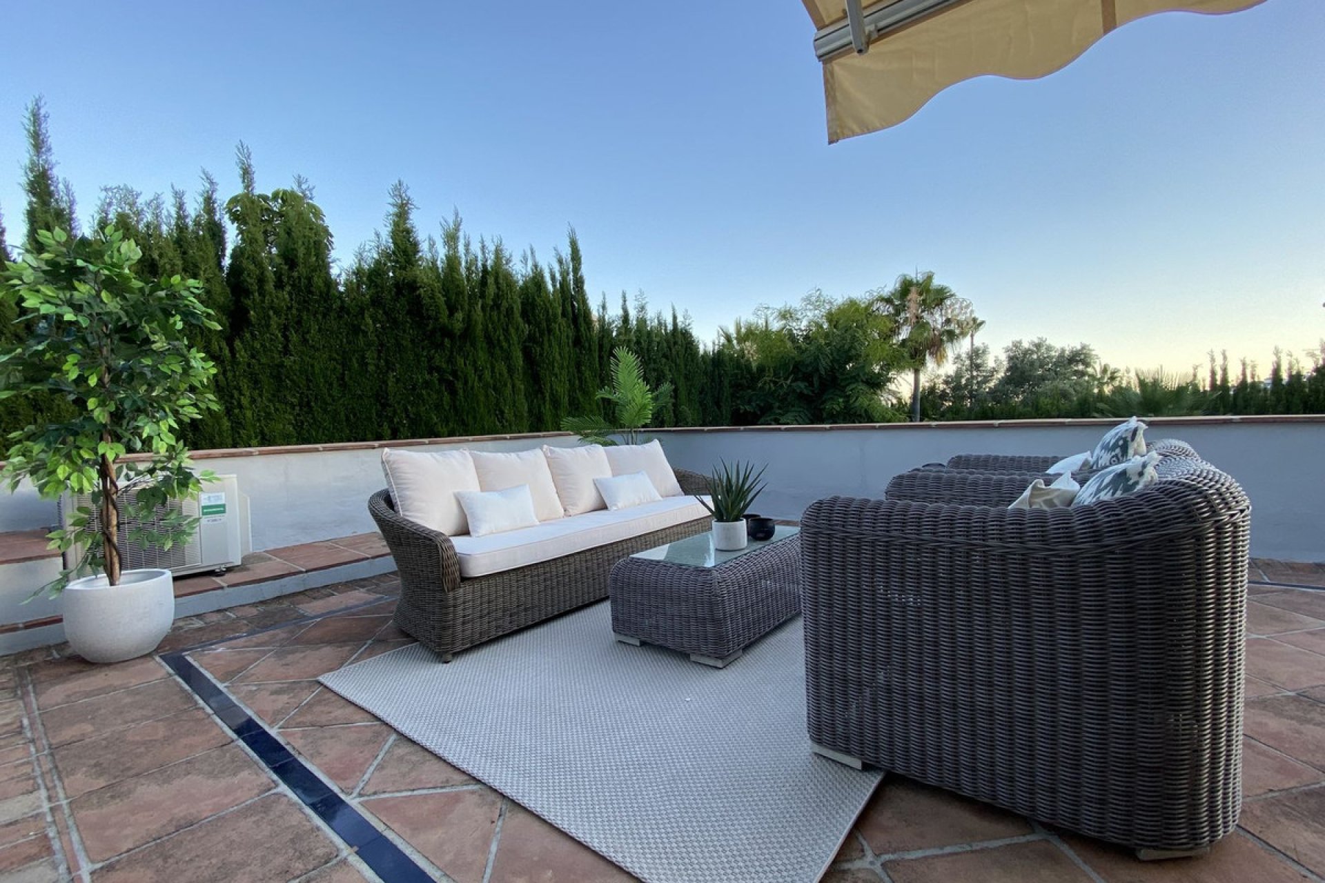 Resale - House - Detached Villa - Marbella - Nueva Andalucia