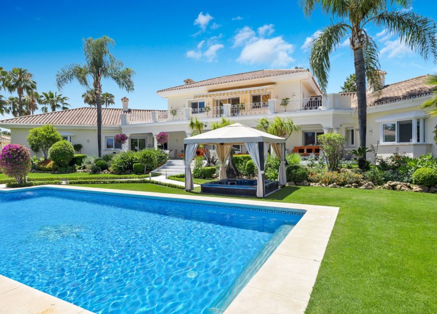 Resale - House - Detached Villa - Marbella - Nueva Andalucia