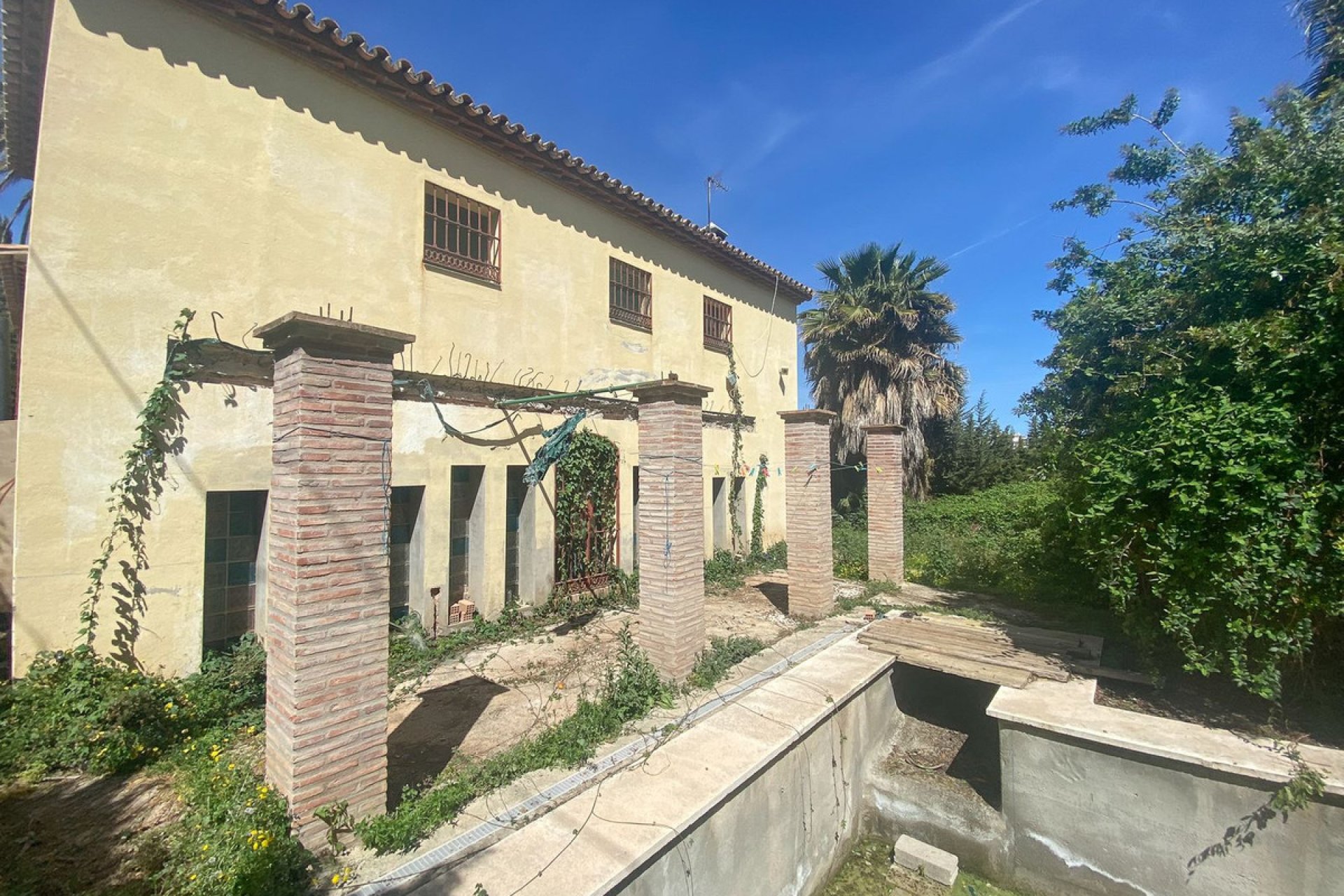 Resale - House - Detached Villa - Marbella - Nueva Andalucia